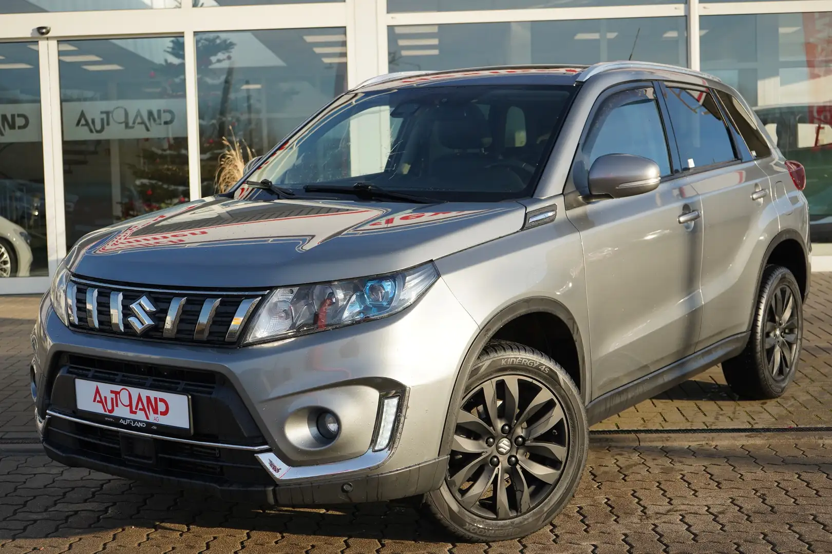Suzuki Vitara 1.4 Comfort+ 4x4 CVT Navi DAB AHK Kamera Grau - 2