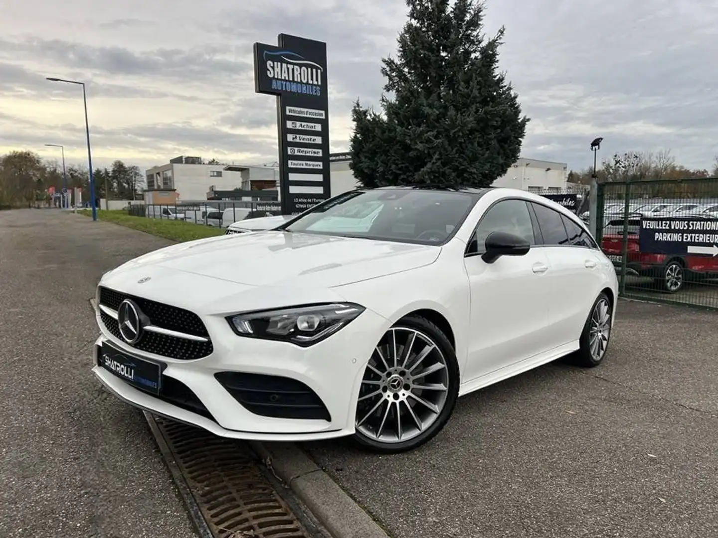 Mercedes-Benz CLA 250 250 AMG Line 7G-DCT 225ch GPS Caméra ToitPano Entr Weiß - 1