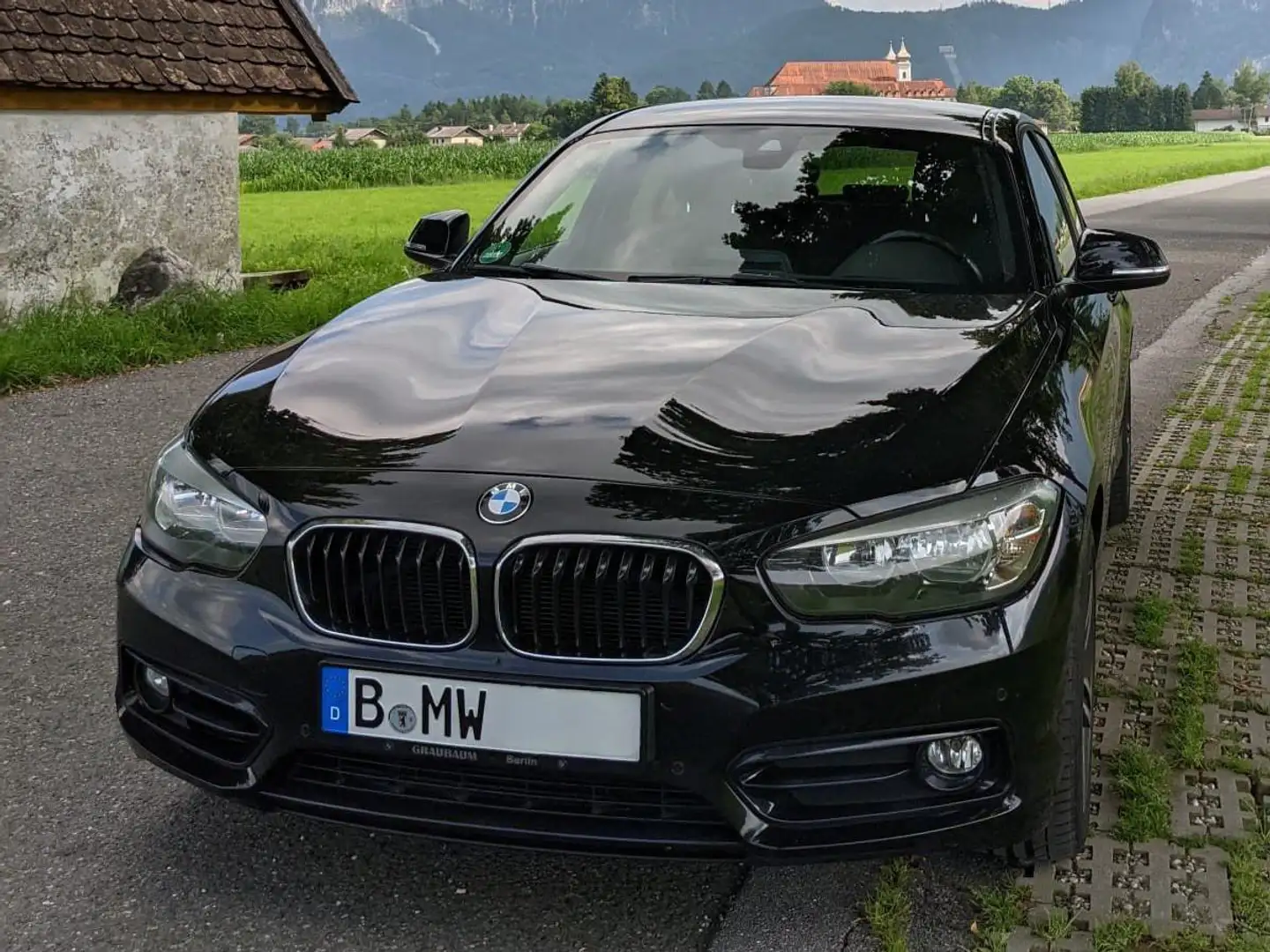 BMW 118 1er (5-Türer) 118i Sport Line Schwarz - 1