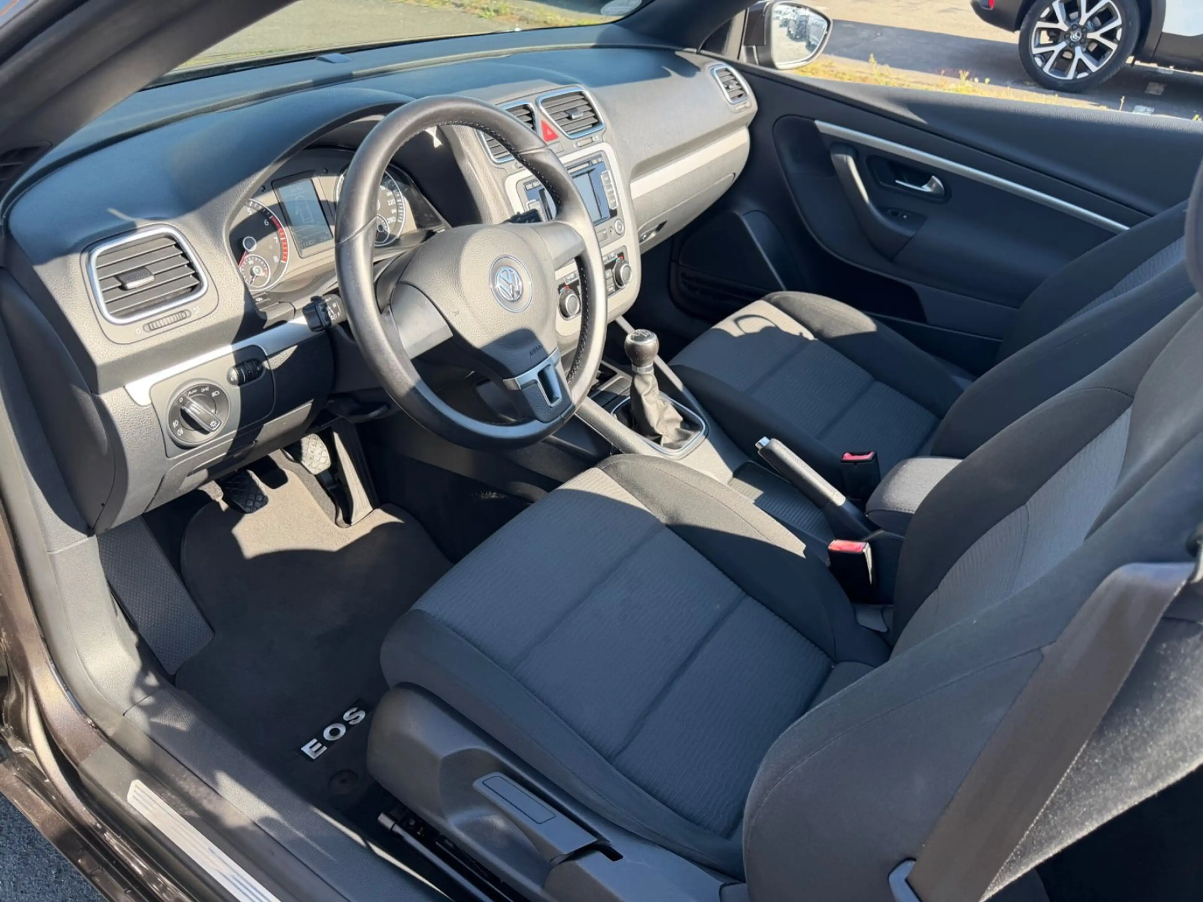 Volkswagen Eos Klimaautomatik Pano Navigation PDC — photo 9