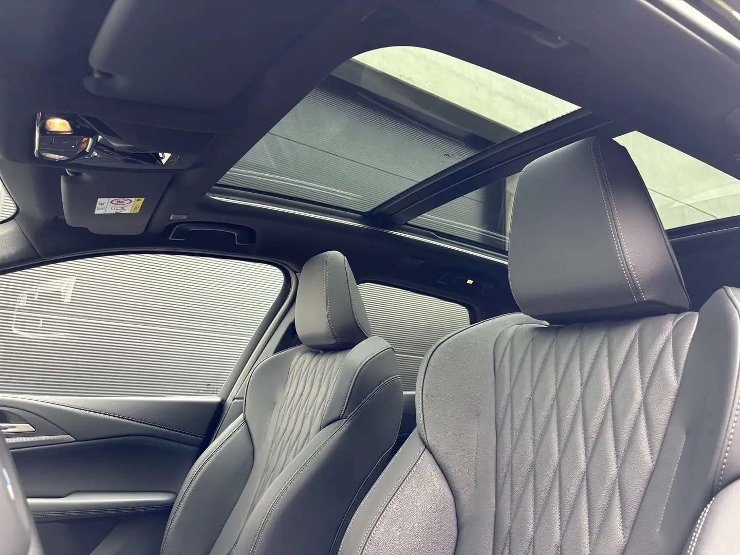 BMW 225 Hybrid,M-Sportpack,Panodak,Leder,360 Camera,Sound - 2
