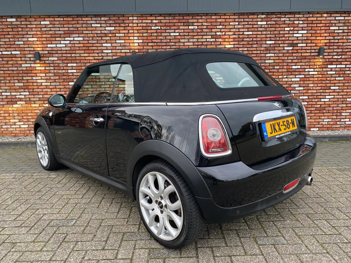 MINI Cooper Cabrio Mini 1.6 Chili Leer 17inch 144000km! Zwart - 2