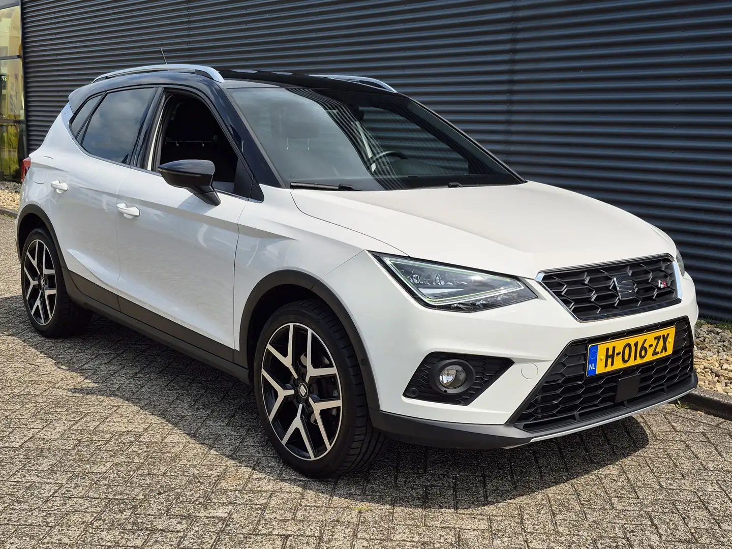 SEAT Arona 1.0 TSI Xcellence Business Intense | Automaat | Na Wit - 2