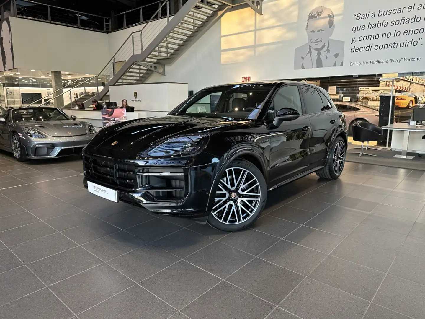 Porsche Cayenne E-Hybrid Aut. Schwarz - 1