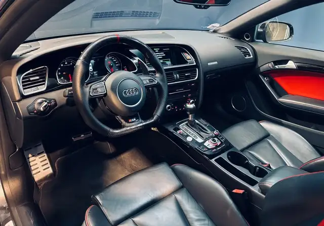 Audi RS5 view 4