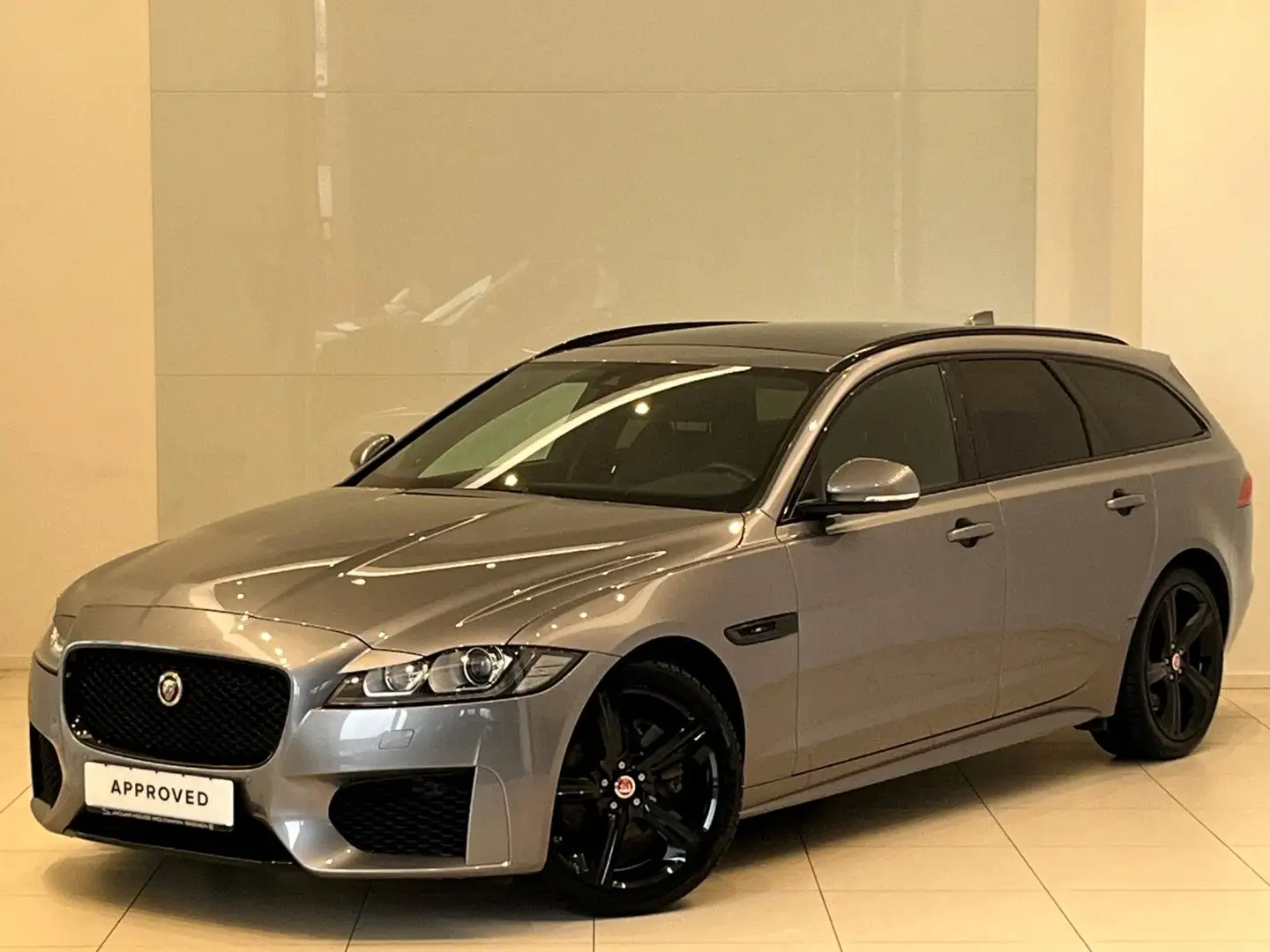 Jaguar XF 20d Sportbrake Chequered Flag AWD Panoramadach Grau - 1
