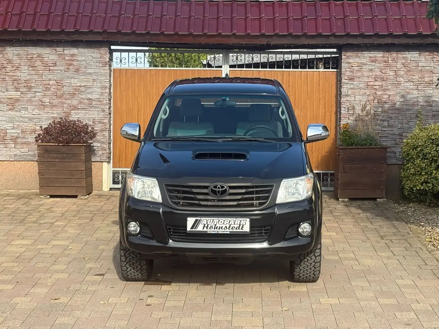 Toyota Hilux 3.0 Turbodiesel Double Cab Life 4x4*1.Hand* Schwarz - 2