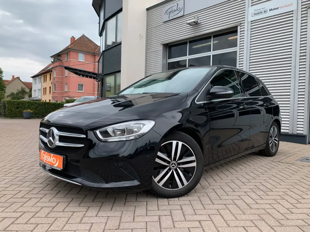Mercedes-Benz B 180