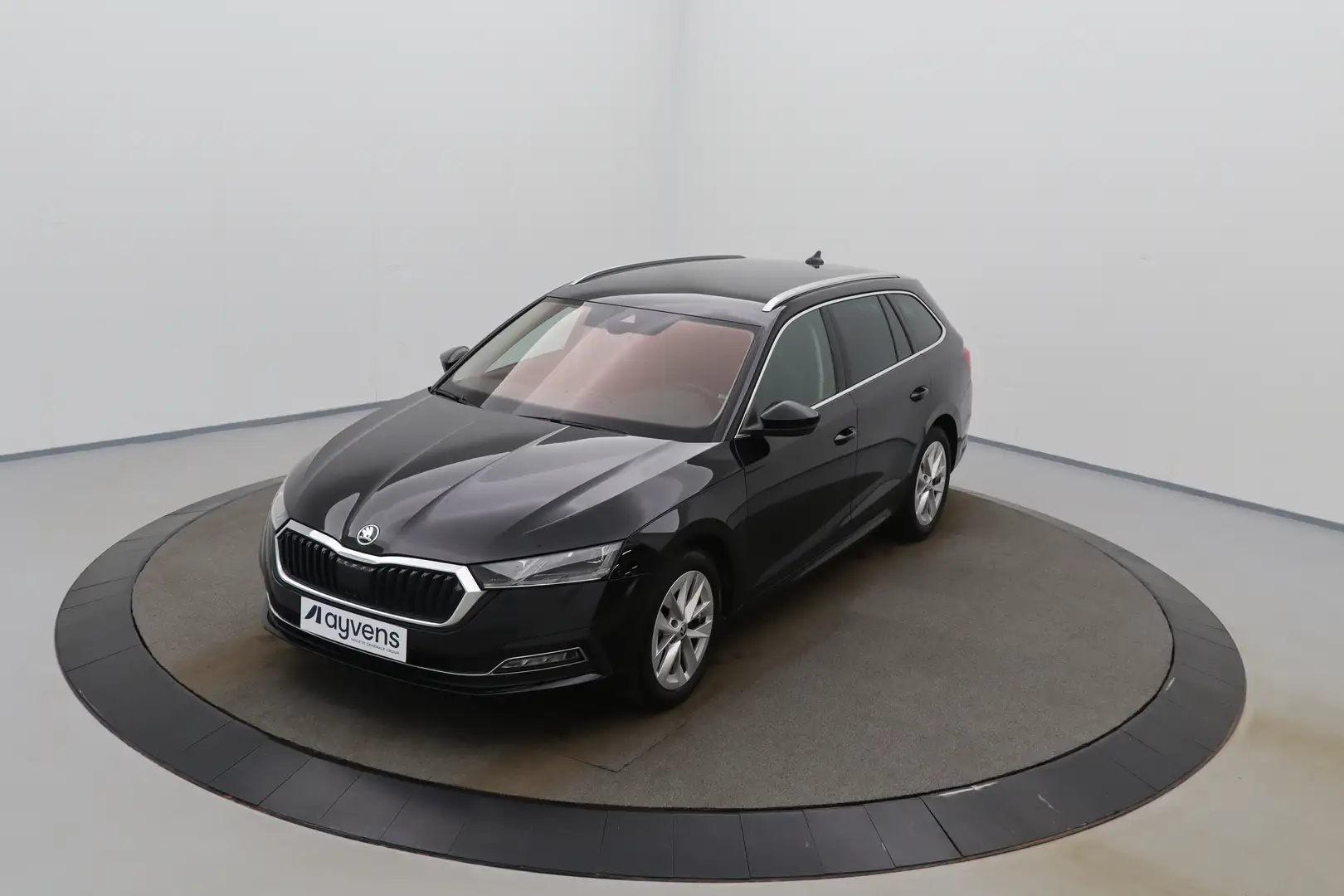 Skoda Octavia Combi 2.0 CR TDi Clever+ LED GPS PDC Carplay LANE Noir - 1