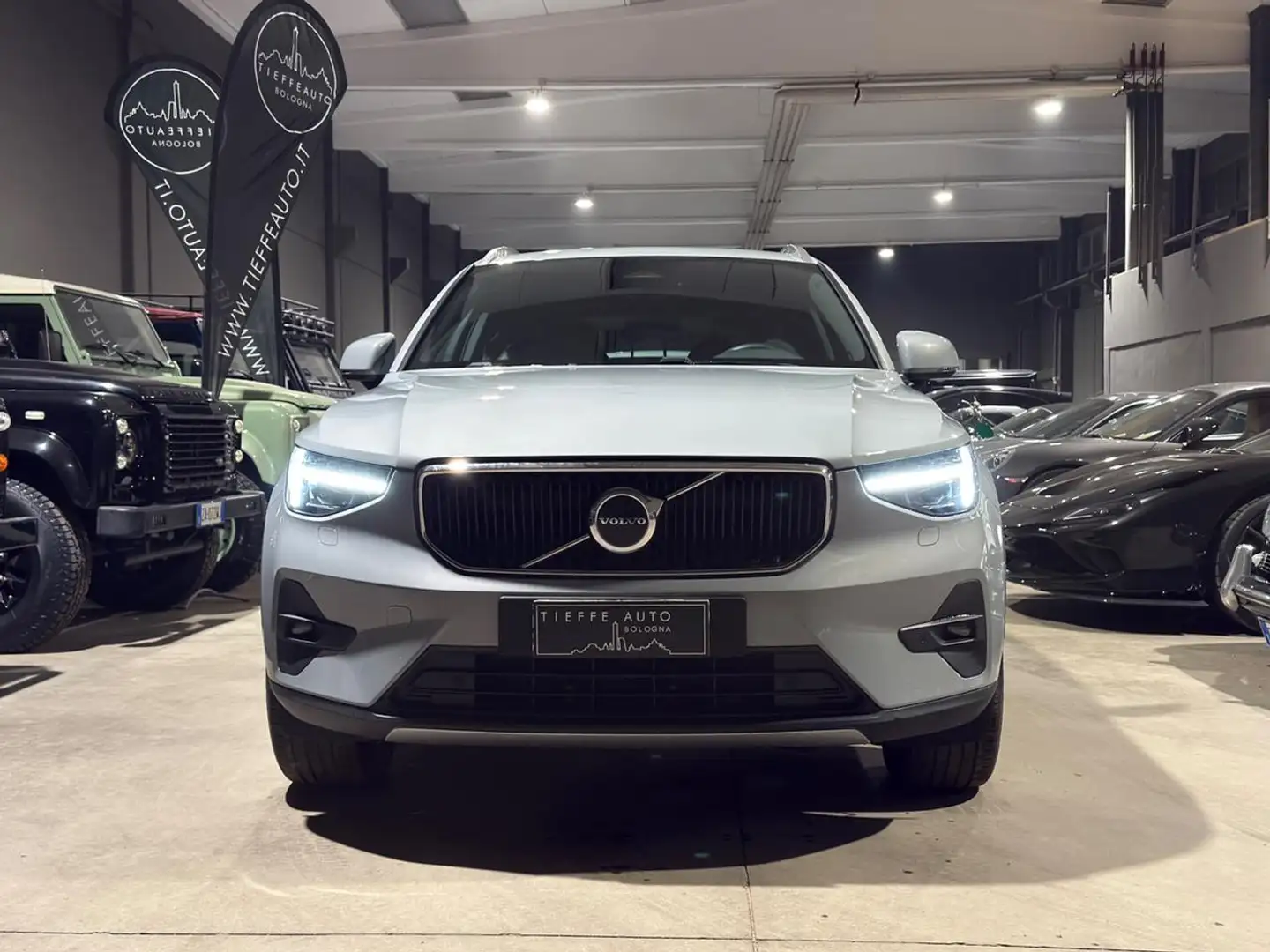 Volvo XC40 B3 automatico Ultra Black Edition Gris - 2
