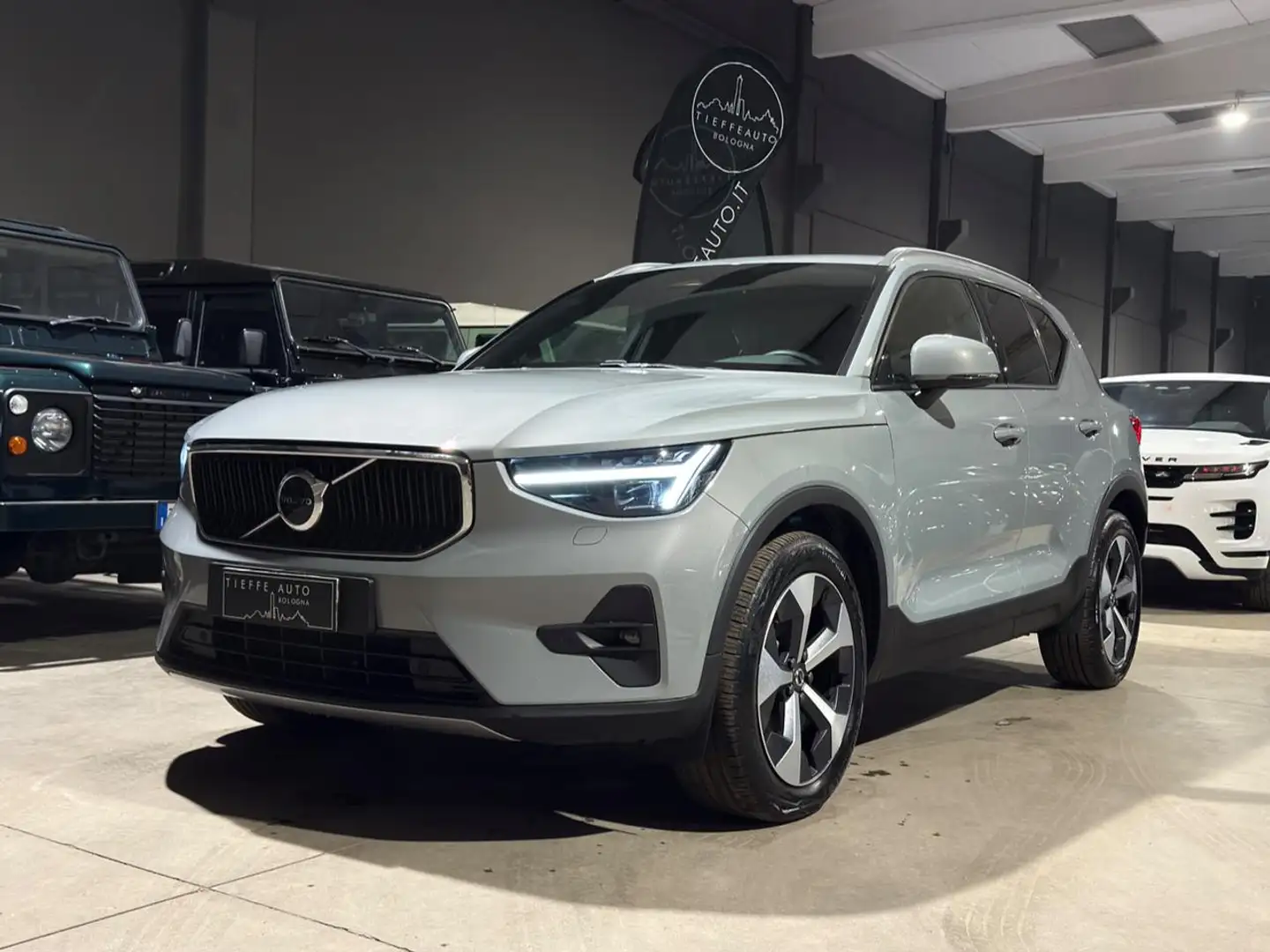 Volvo XC40 B3 automatico Ultra Black Edition Gris - 1