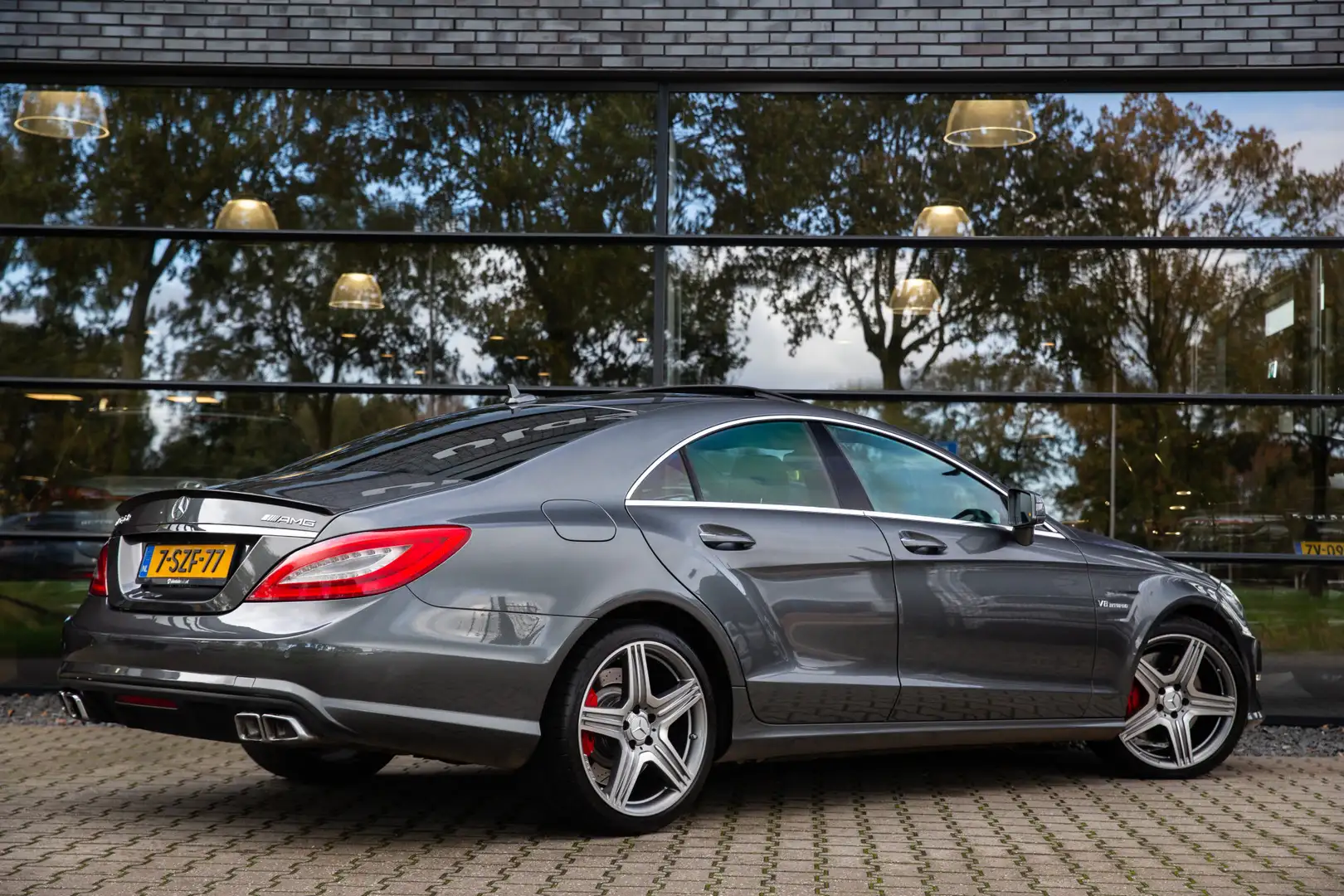 Mercedes-Benz CLS 63 AMG Performance Package , Harman&Kardon, Adaptieve Cru Gris - 2