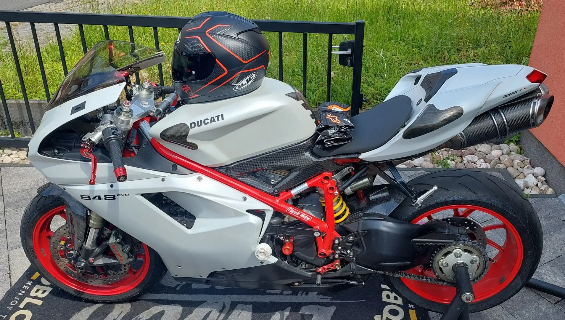 Ducati 848 Evo Wit - 2