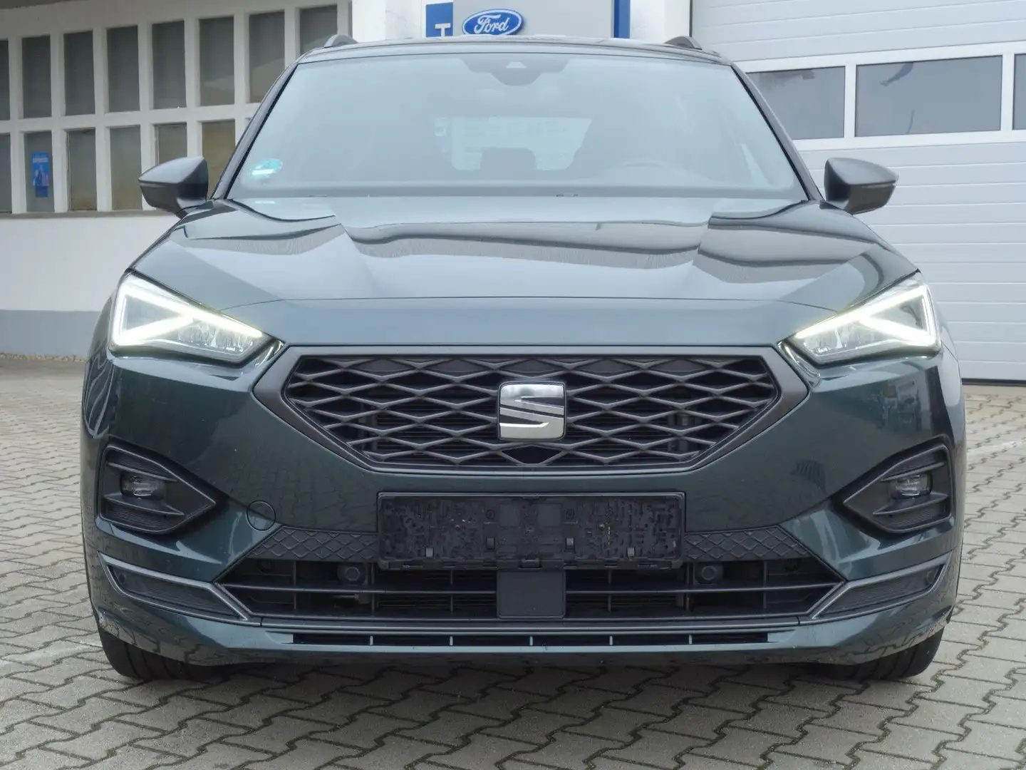 SEAT Tarraco FR Auto 7-Sitze AHK Navi Klima LED Sitzh Vert - 2