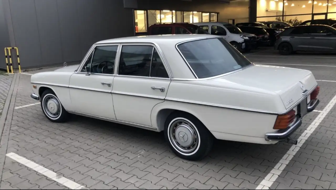 Mercedes-Benz 220 D / 8, foto 2