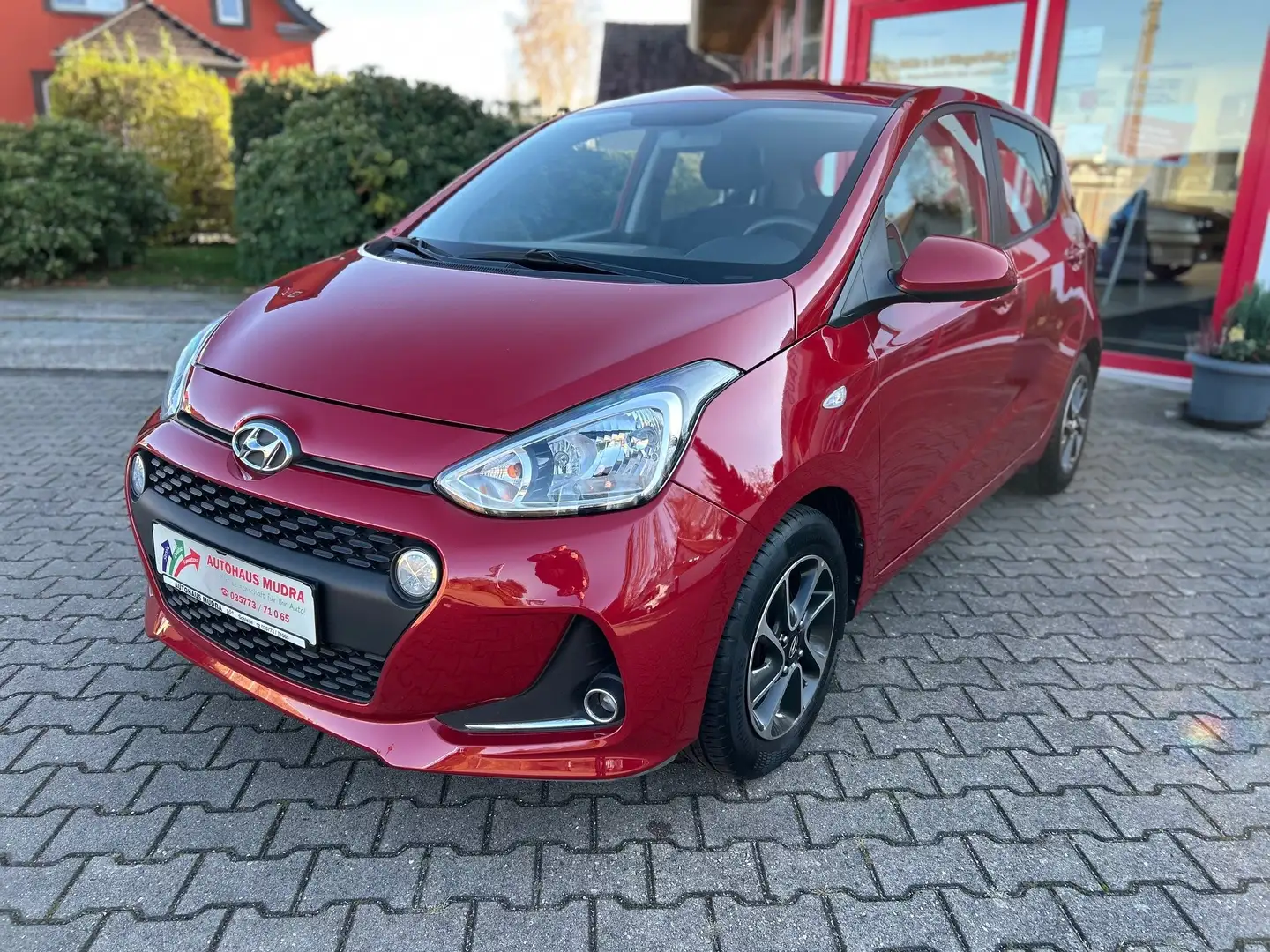 Hyundai i10 i10 1.2 Automatik Rot - 2