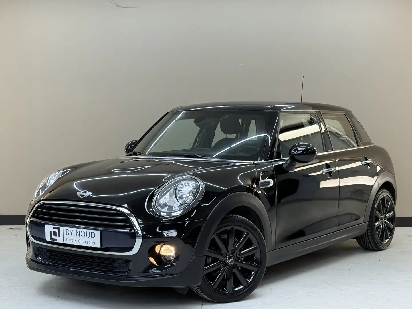 MINI Cooper Mini 1.5 135Pk, 2017, 2de eigenaar, Dealer onderho Noir - 1