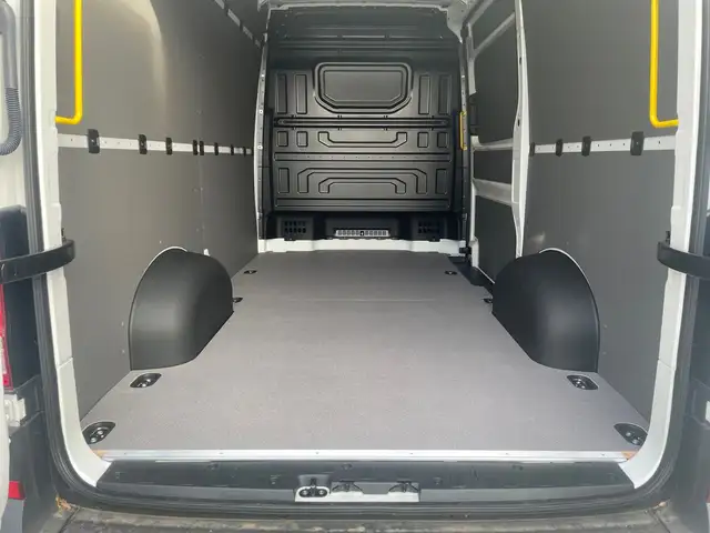 Volkswagen Crafter view 11