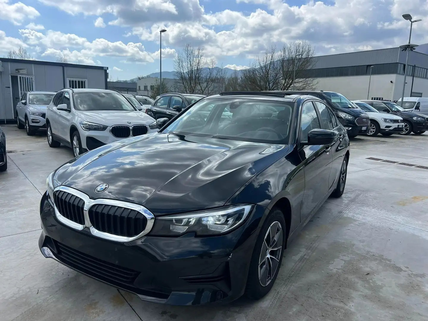 BMW 318 D 136CV-SPORT- TETTO APRIBILE-INT.PELLE-HARMAN K Nero - 2