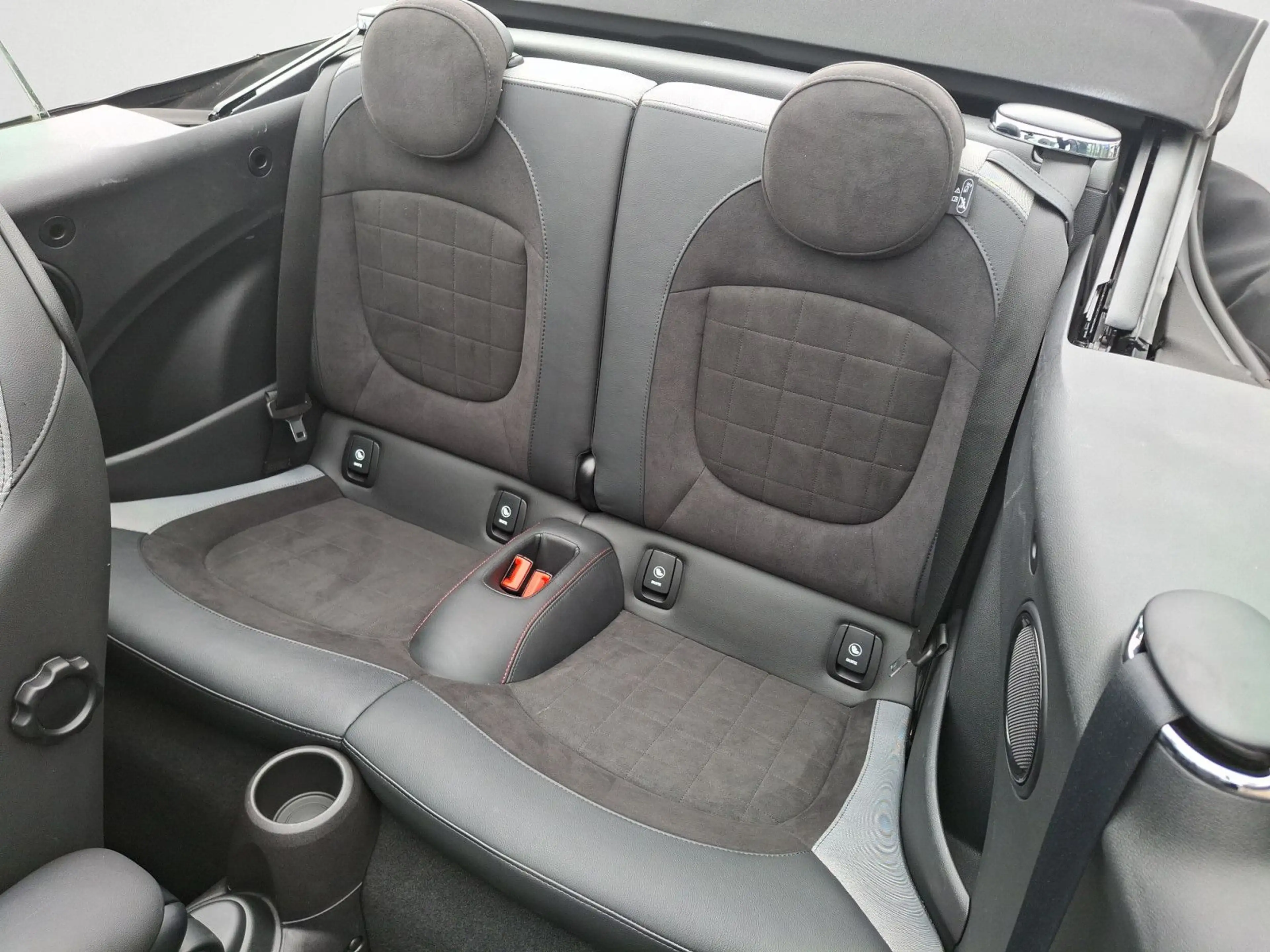 MINI John Cooper Works Cabrio Navi Klima PDC Kamera S — photo 14