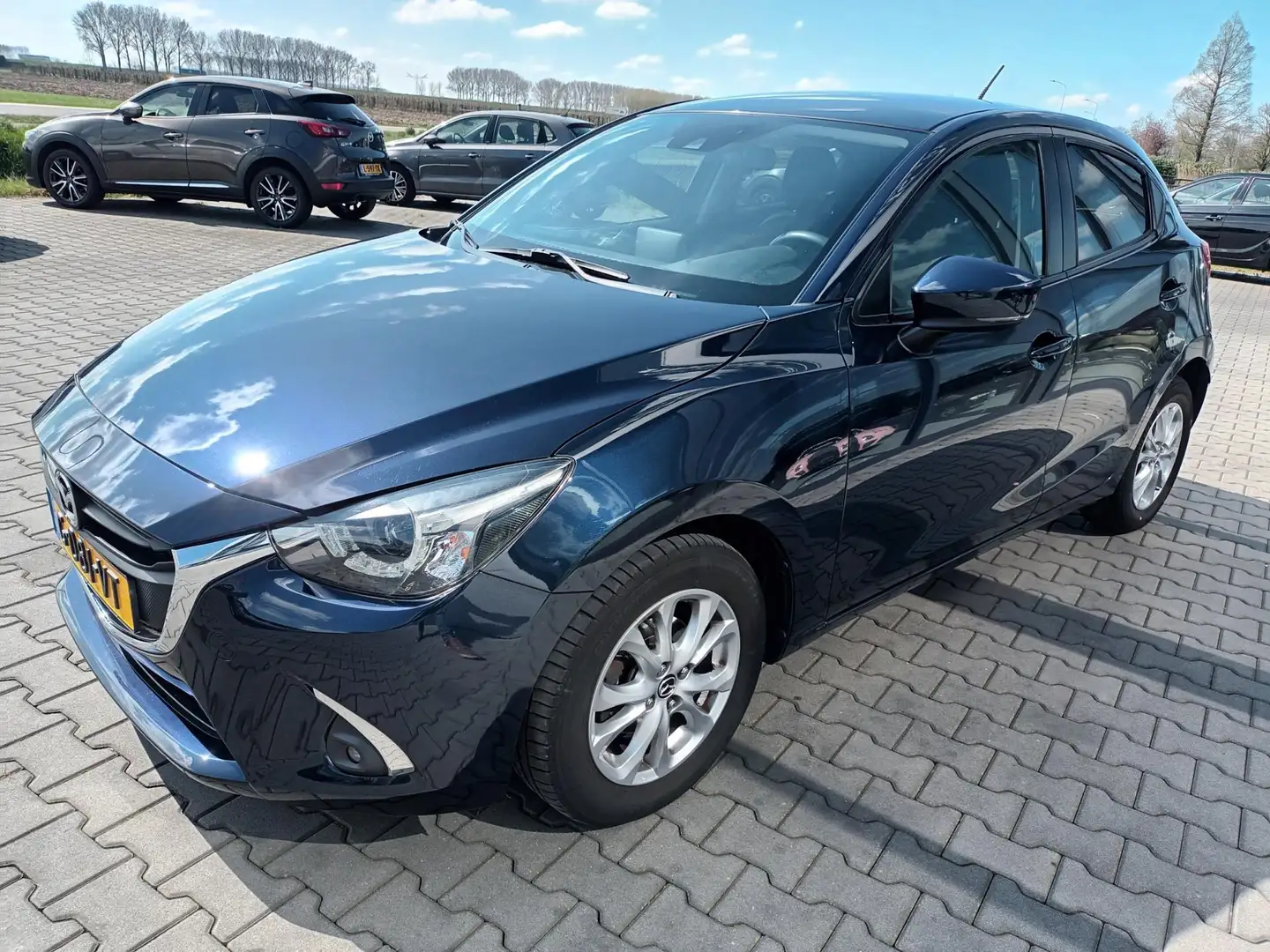Mazda 2 1.5 Skyactiv-G TS+ navi cruise parksensor Blauw - 2