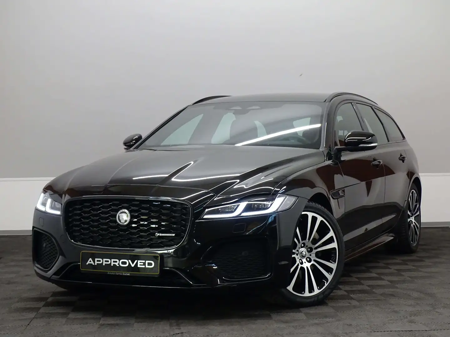 Jaguar XF Sportbrake D200 R-Dynamic S Auto RWD Noir - 1