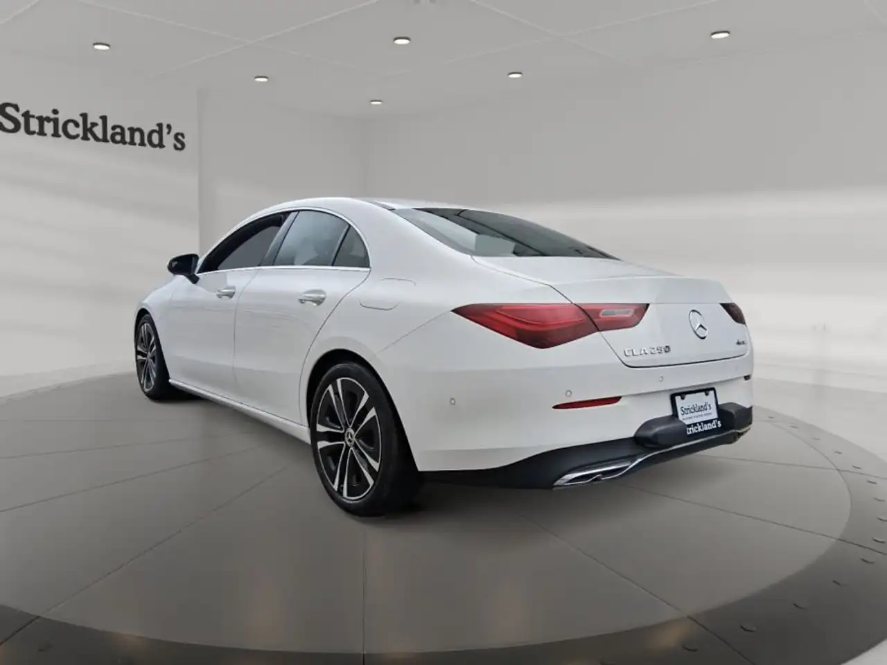 Mercedes-Benz CLA снимка Mercedes-Benz CLA