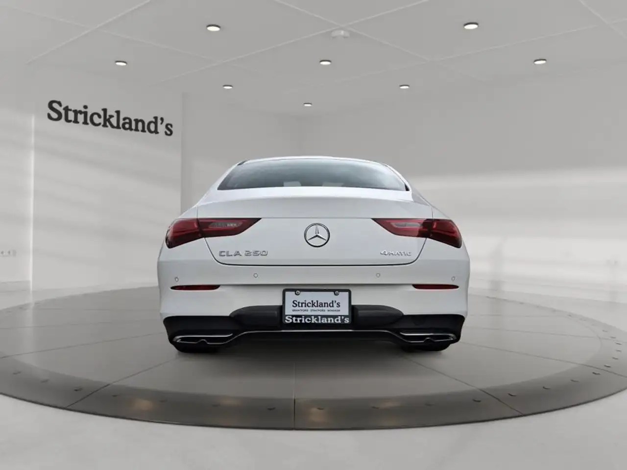 Mercedes-Benz CLA снимка Mercedes-Benz CLA