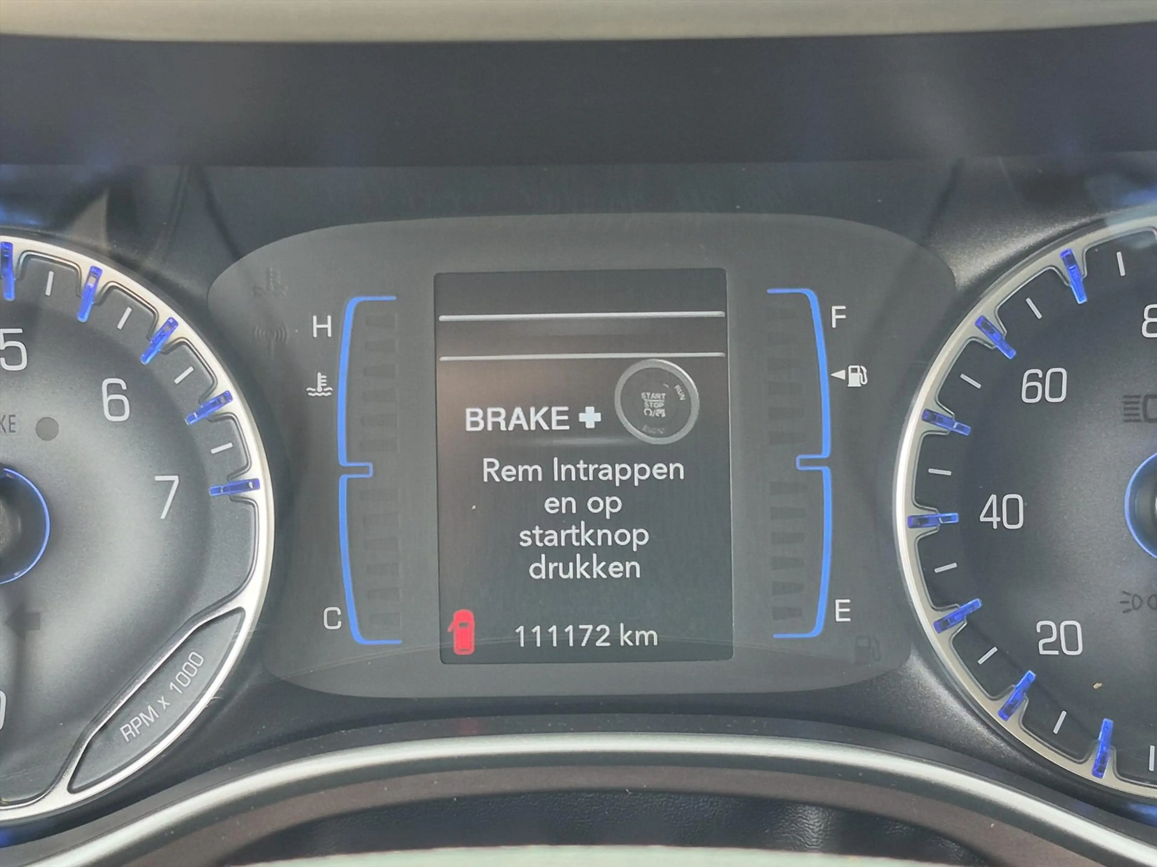 Chrysler Pacifica — photo 19