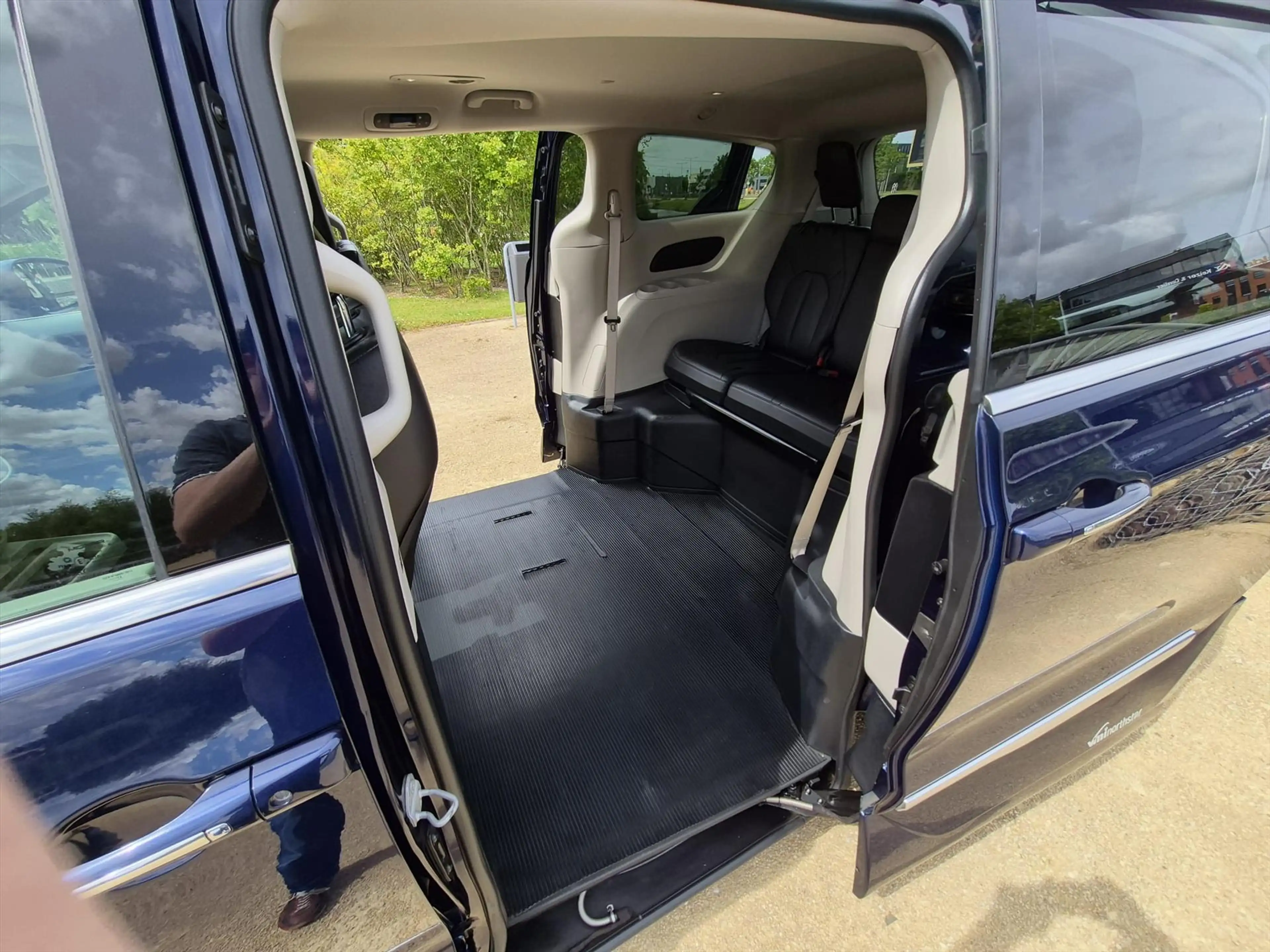 Chrysler Pacifica — photo 4