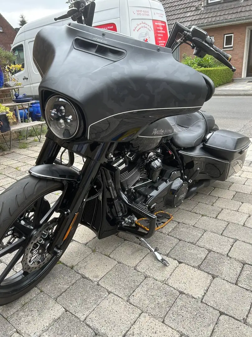Harley-Davidson Street Glide SPECIAL Custom - 1