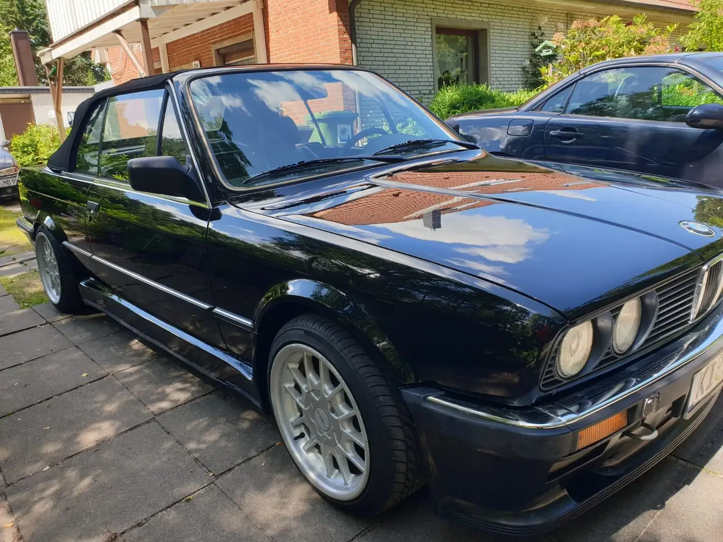 BMW 325 325i Schwarz - 1