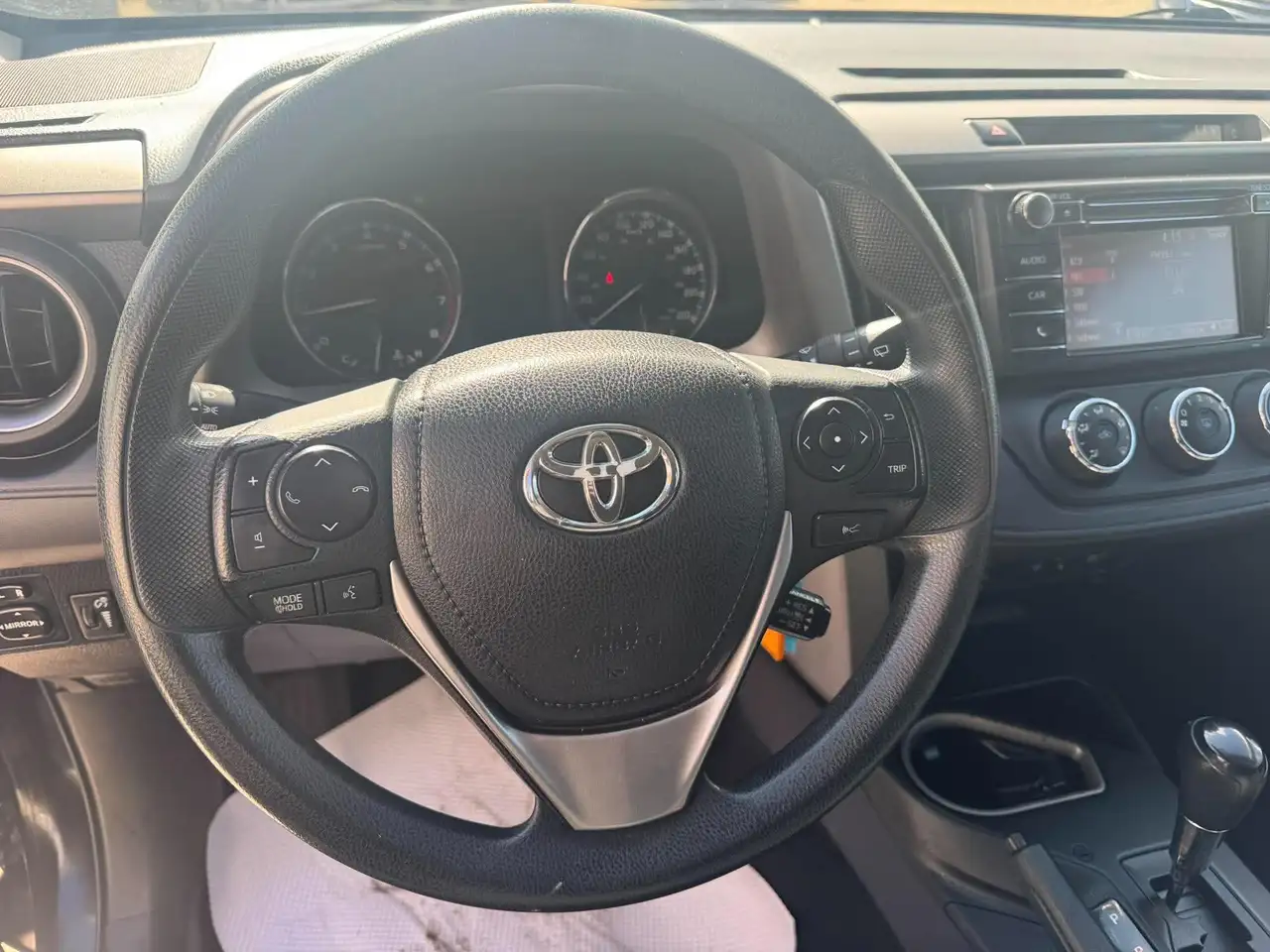 Toyota RAV 4 снимка Toyota RAV 4