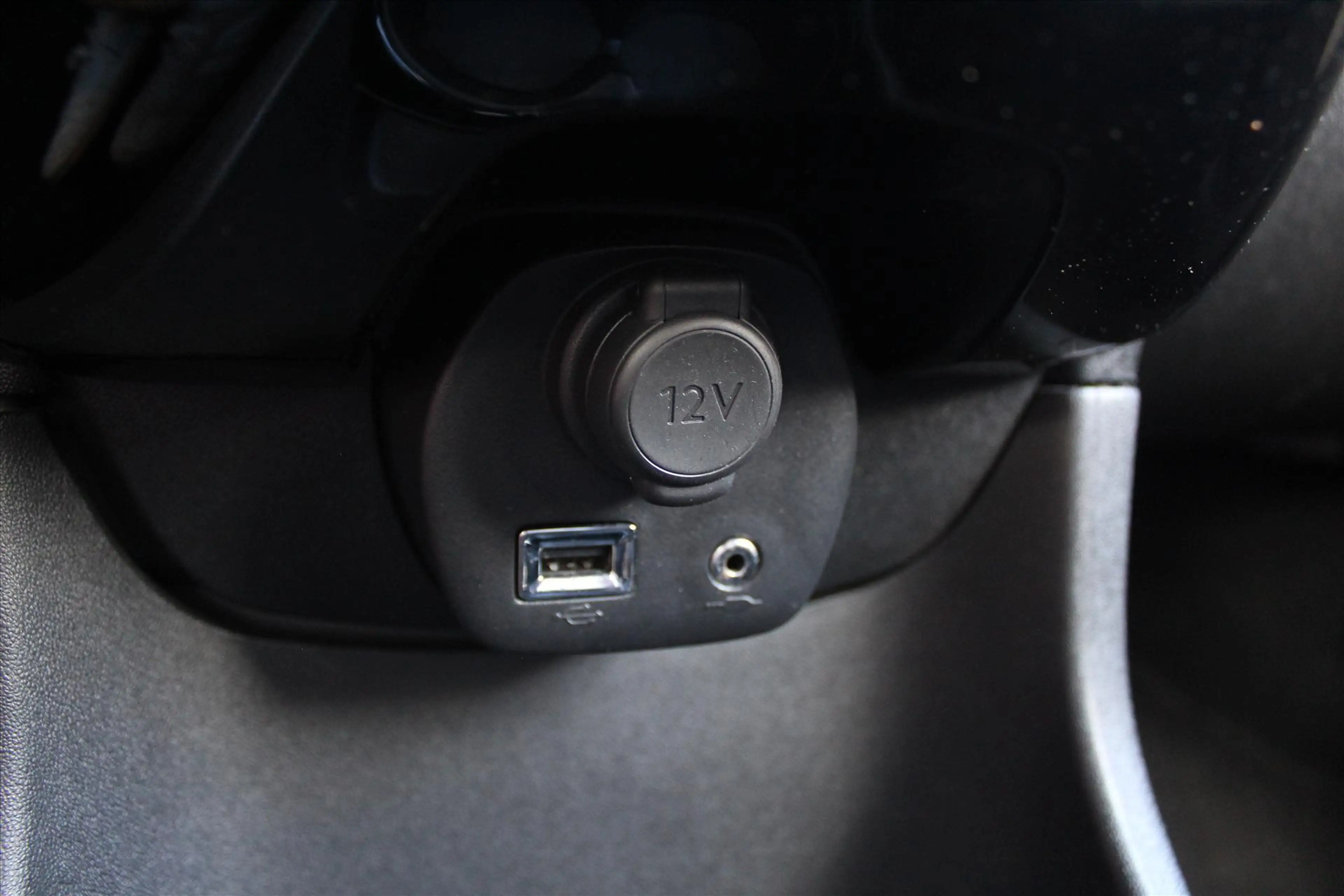 Citroen C1 1.0 VTi 72PK S&S 5D Feel — photo 22