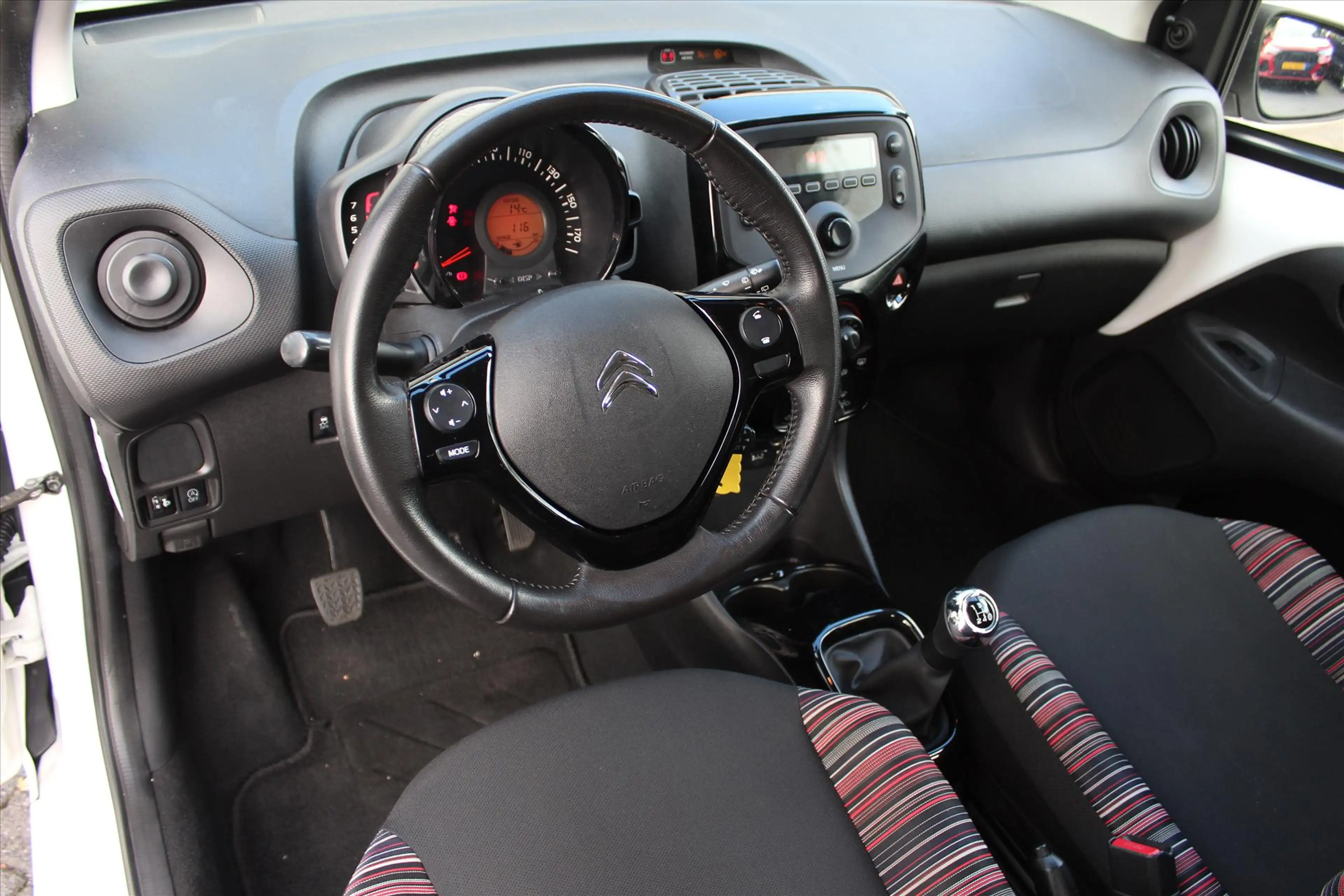 Citroen C1 1.0 VTi 72PK S&S 5D Feel — photo 3