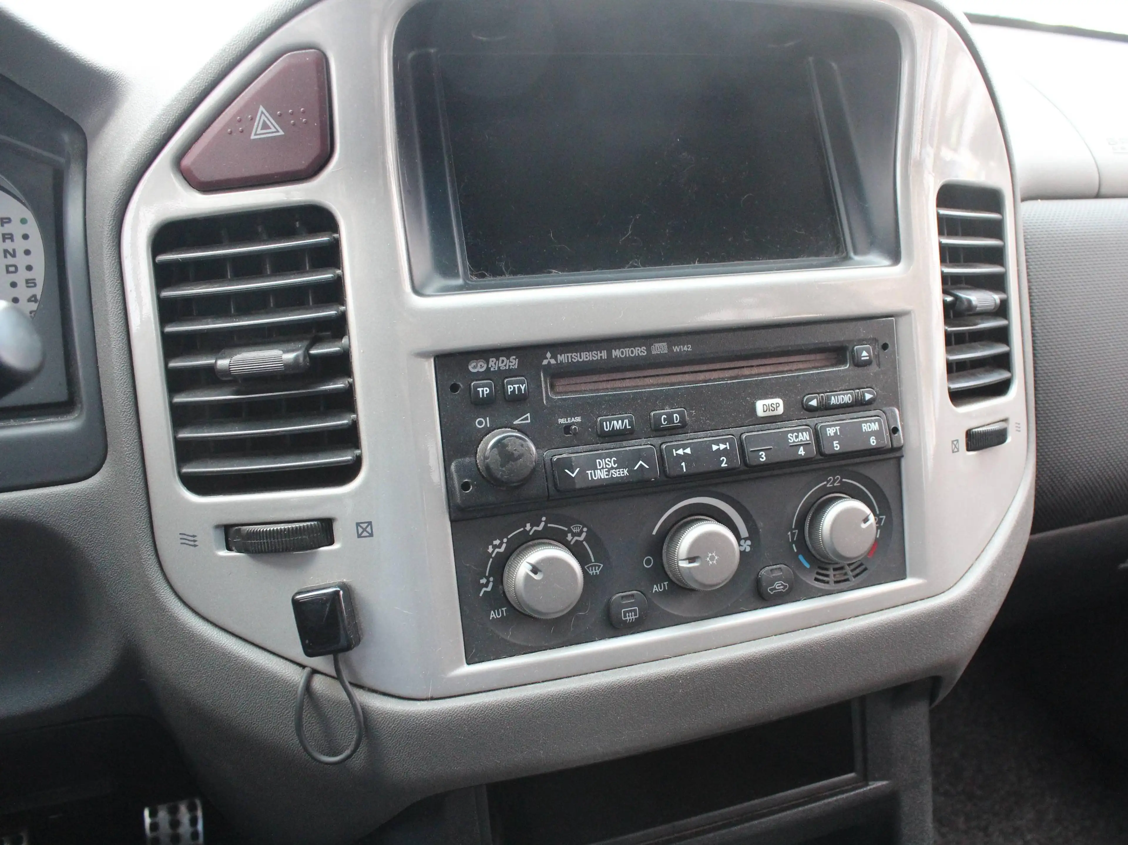Mitsubishi Pajero 3.2 DI-D Elegance 7 Sitzer — photo 12