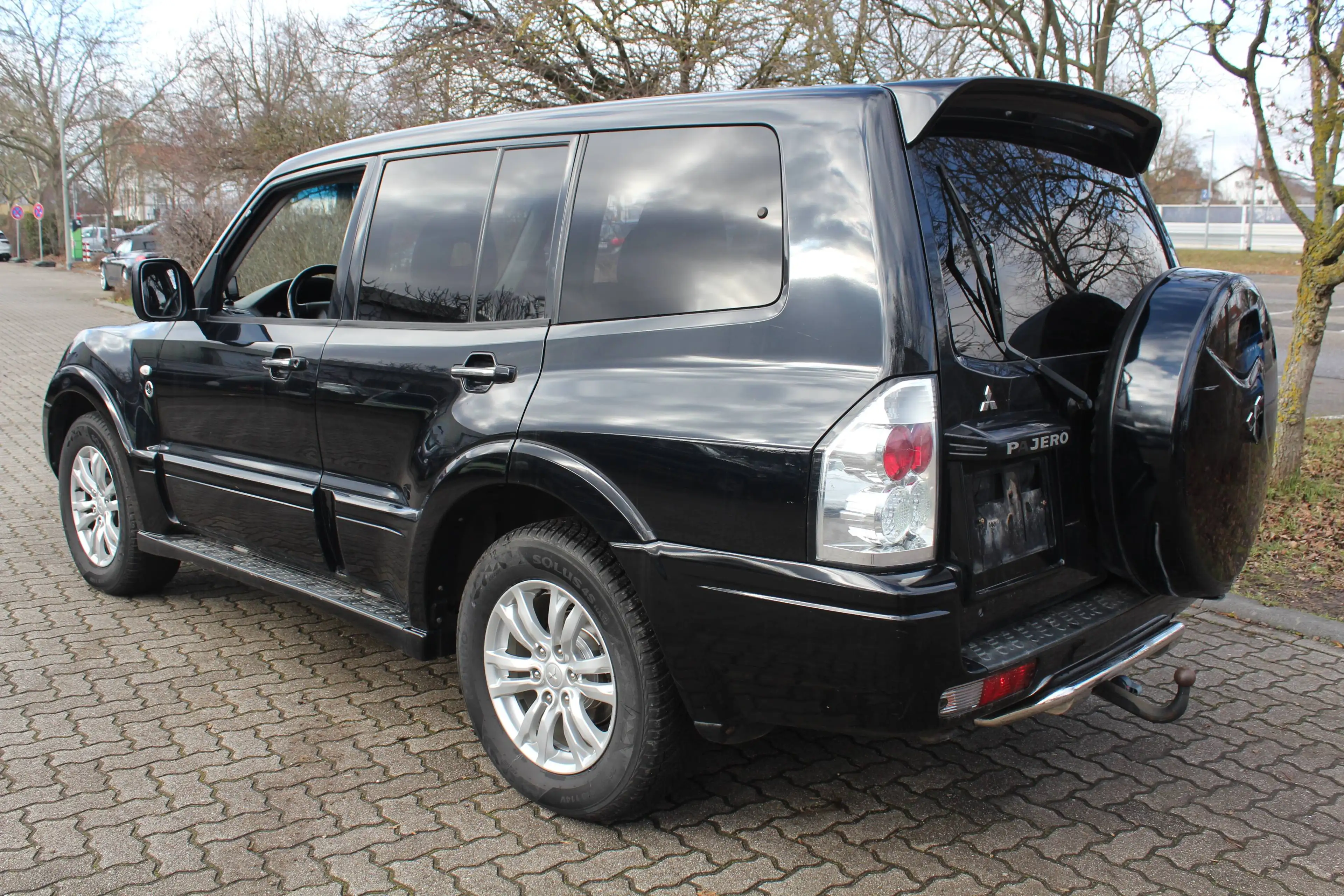 Mitsubishi Pajero 3.2 DI-D Elegance 7 Sitzer — photo 7