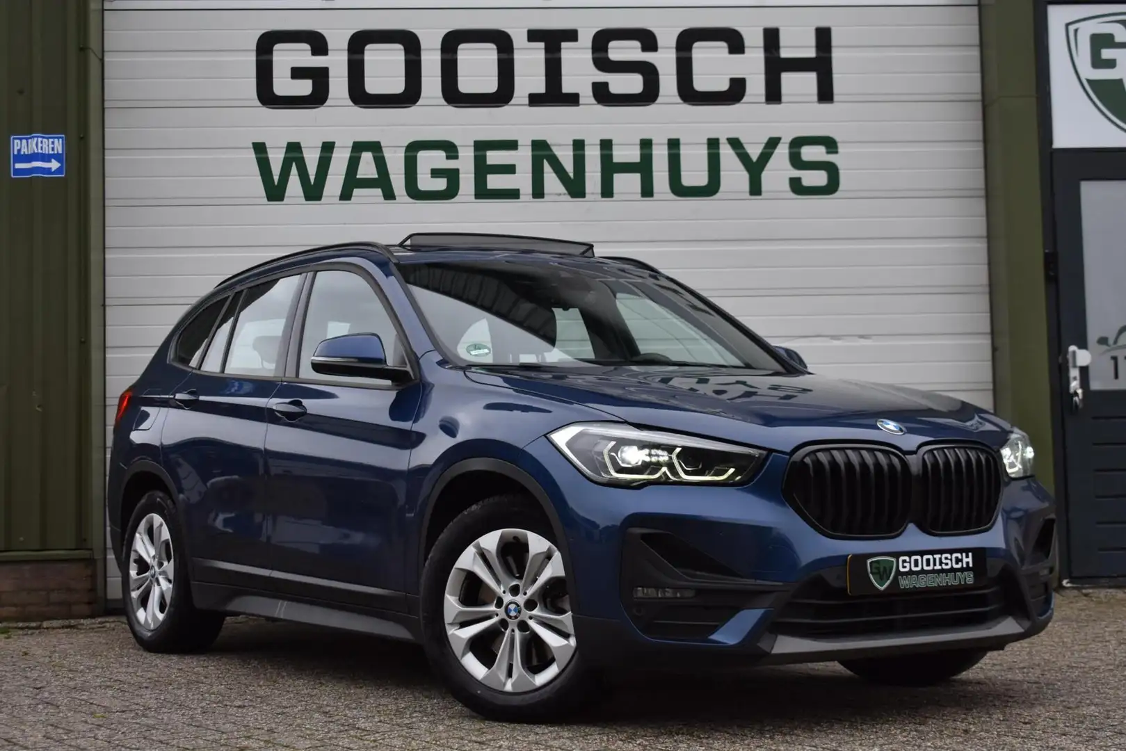 BMW X1 xDrive25e eDrive Edition | M-Sport | Pano | Carpla Blauw - 2