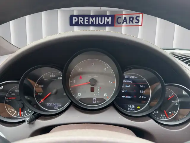 Porsche Cayenne view 13