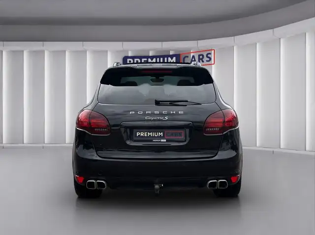 Porsche Cayenne view 4
