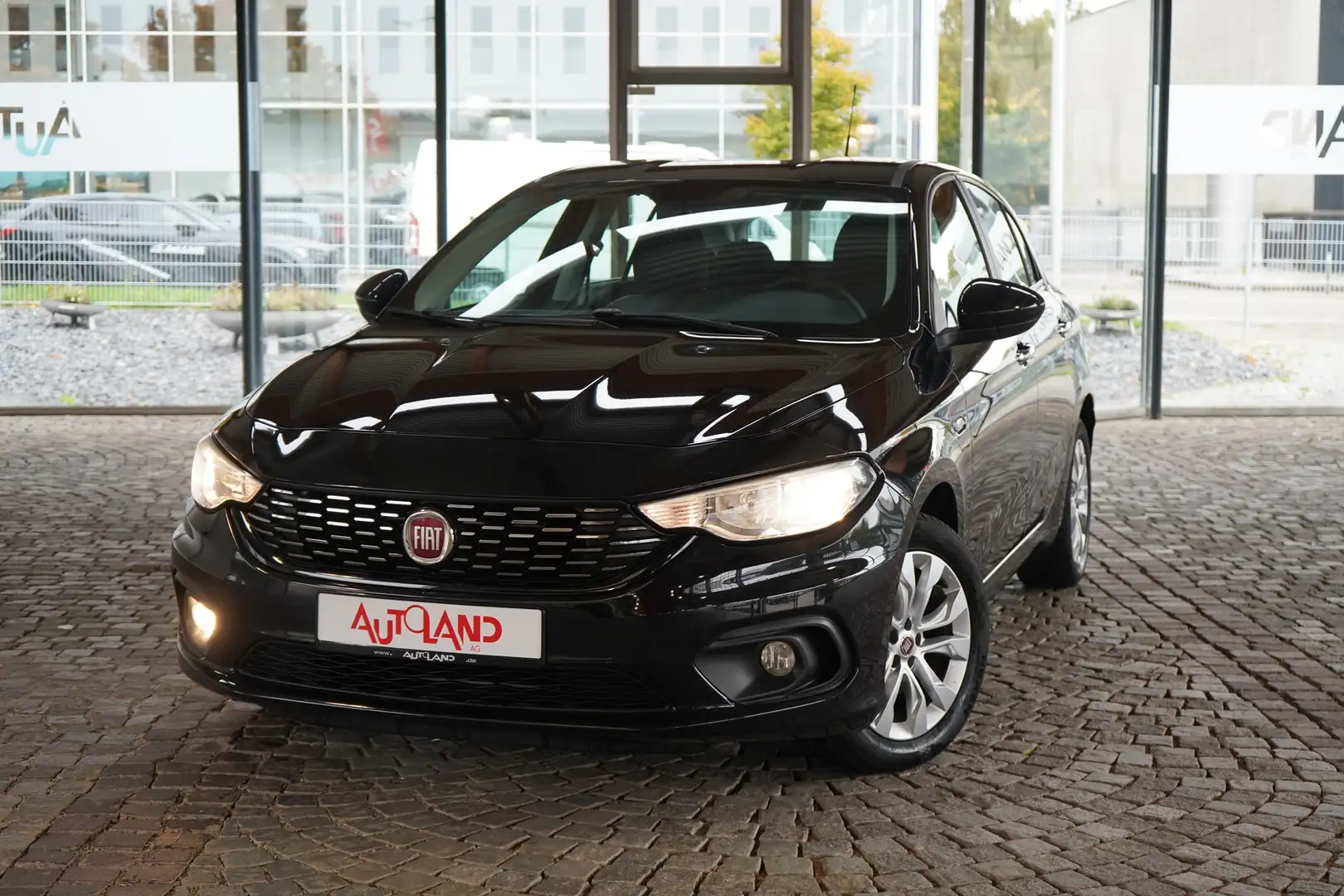 Fiat Tipo Hatchback 1.4 Easy Klima PDC AUX Bluetooth Noir - 2