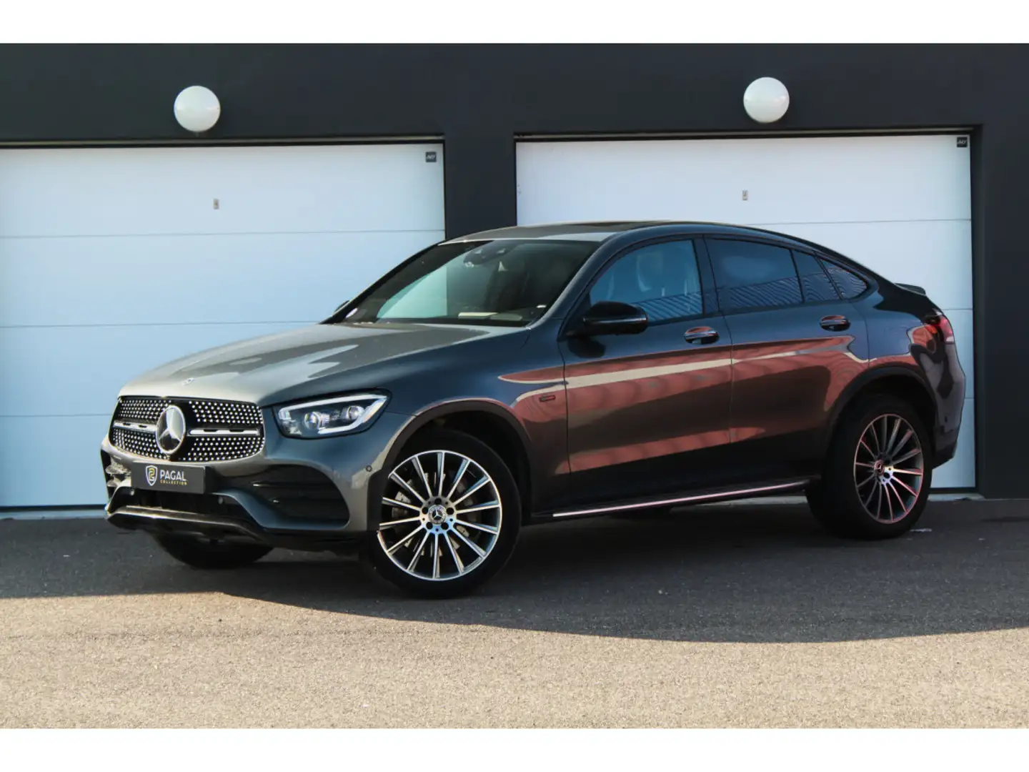Mercedes-Benz GLC 300 de Coupé | LLD 690e/Mois | BURMEISTER | 360° | ATT Gris - 1