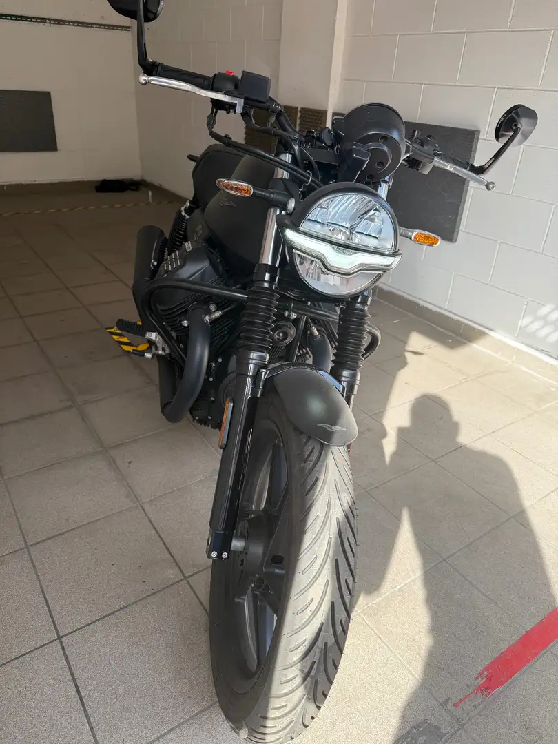 Moto Guzzi V 7 IV STONE Negru - 1