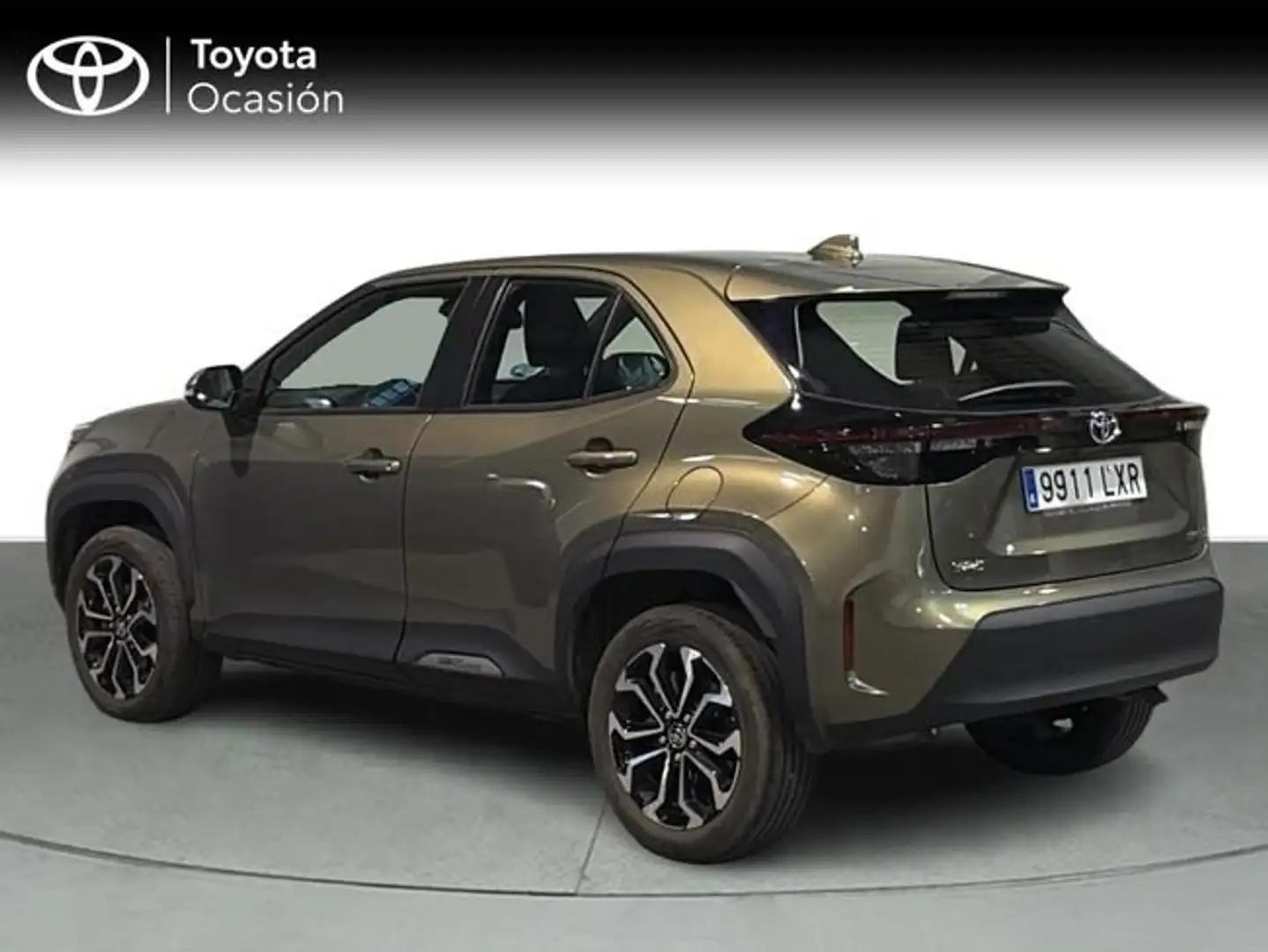 Toyota Yaris Cross 120H Active Tech Marrón - 2
