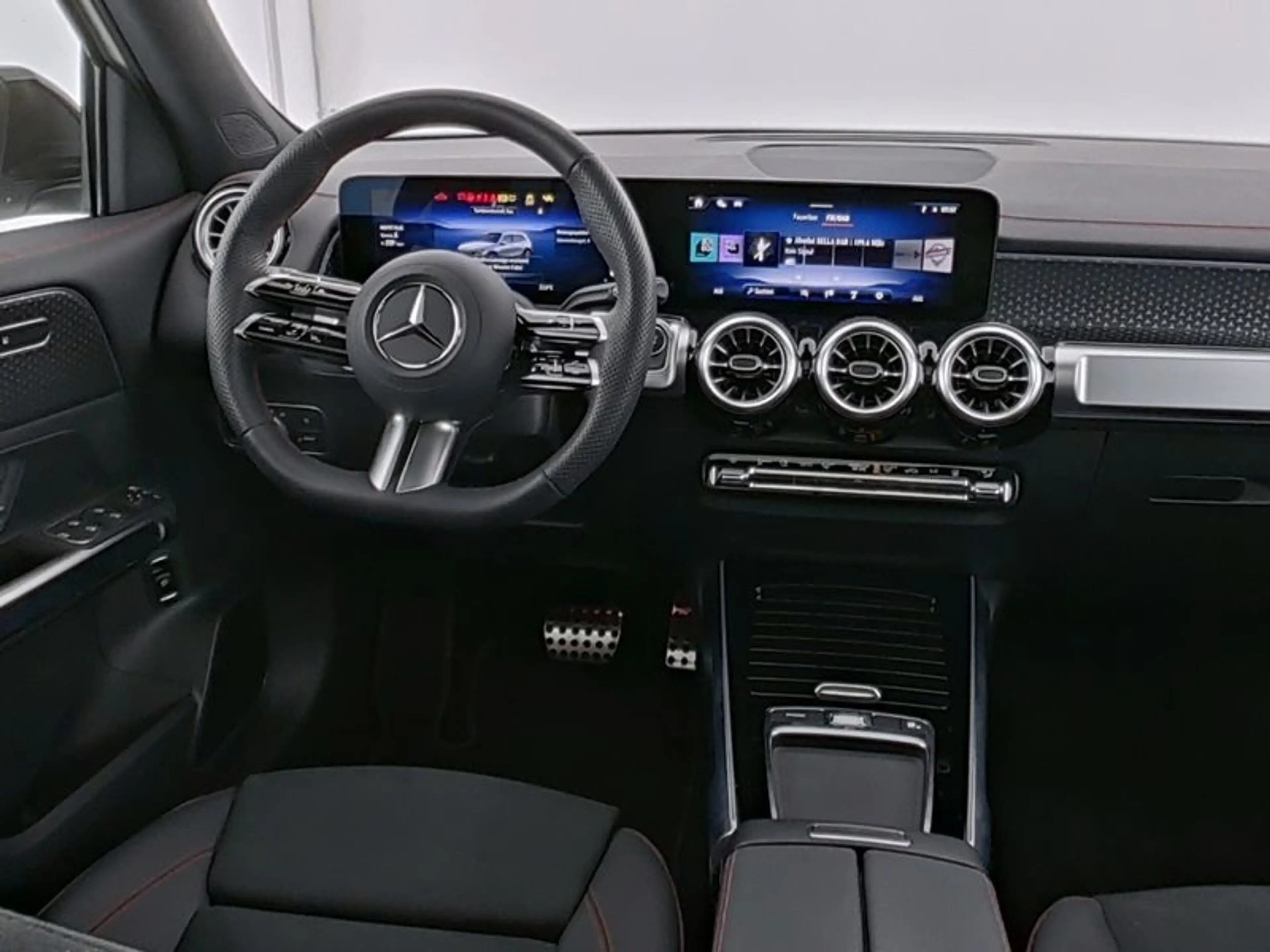 Mercedes-Benz EQB 350 4M , AMG NIGHT 360 DISTR KAMERA PANO PDC — photo 8