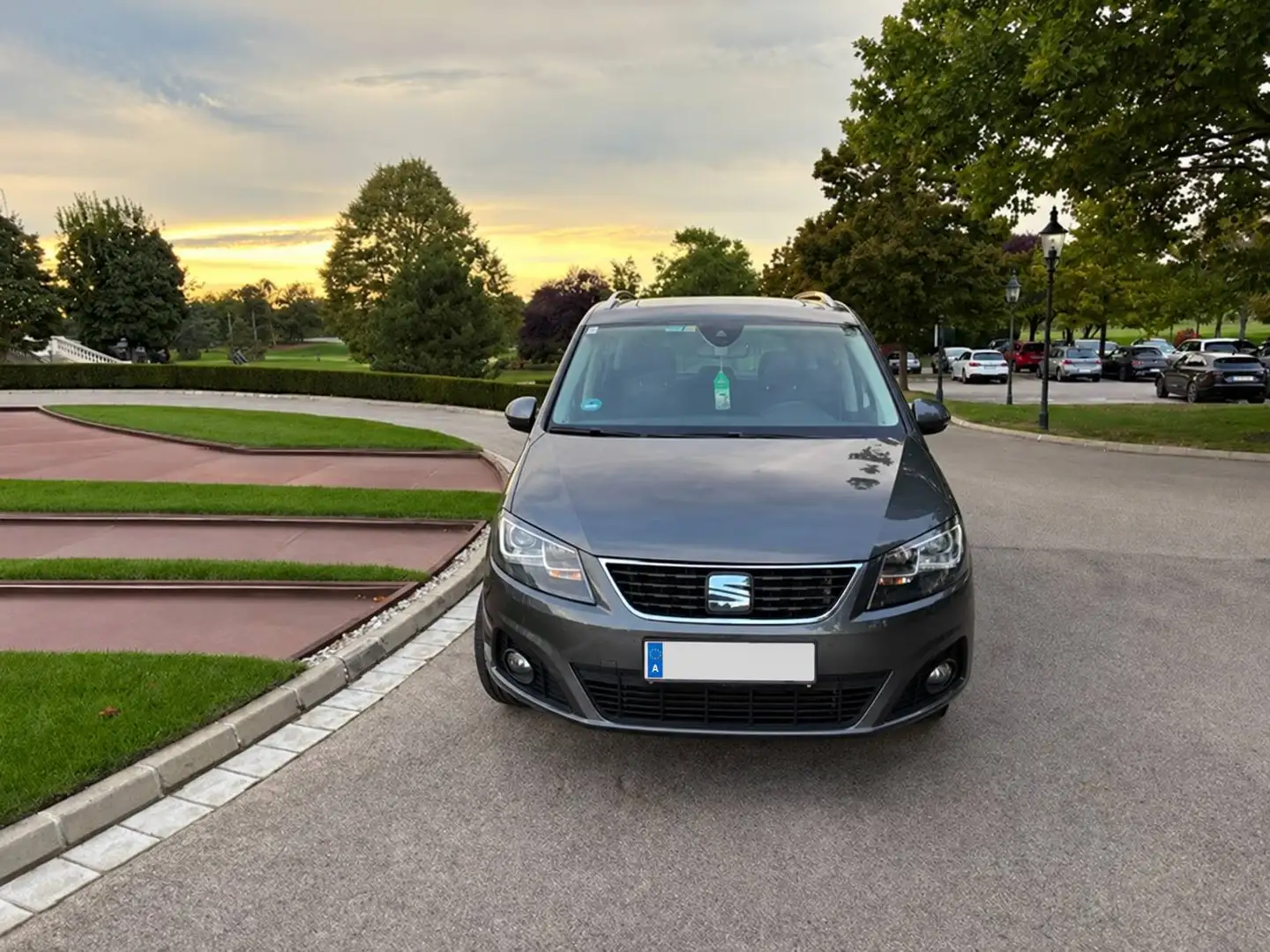 SEAT Alhambra Alhambra Executive 2,0 TDI DSG Executive Grau - 1