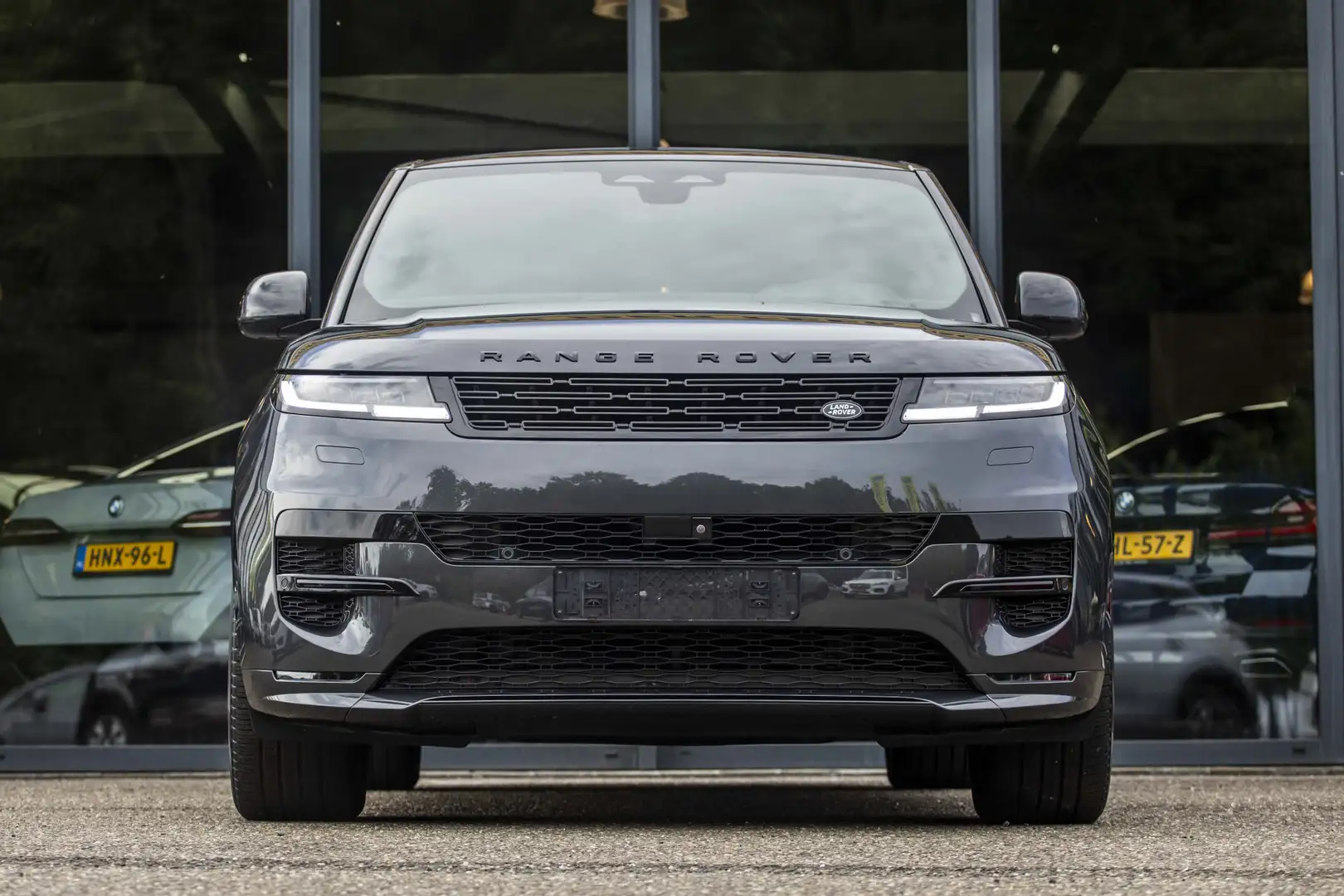 Land Rover Range Rover Sport 3.0 P460e Dynamic HSE PHEV Grijs - 2