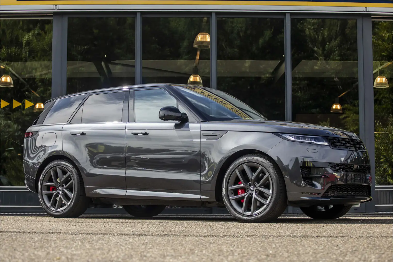 Land Rover Range Rover Sport 3.0 P460e Dynamic HSE PHEV Grijs - 1
