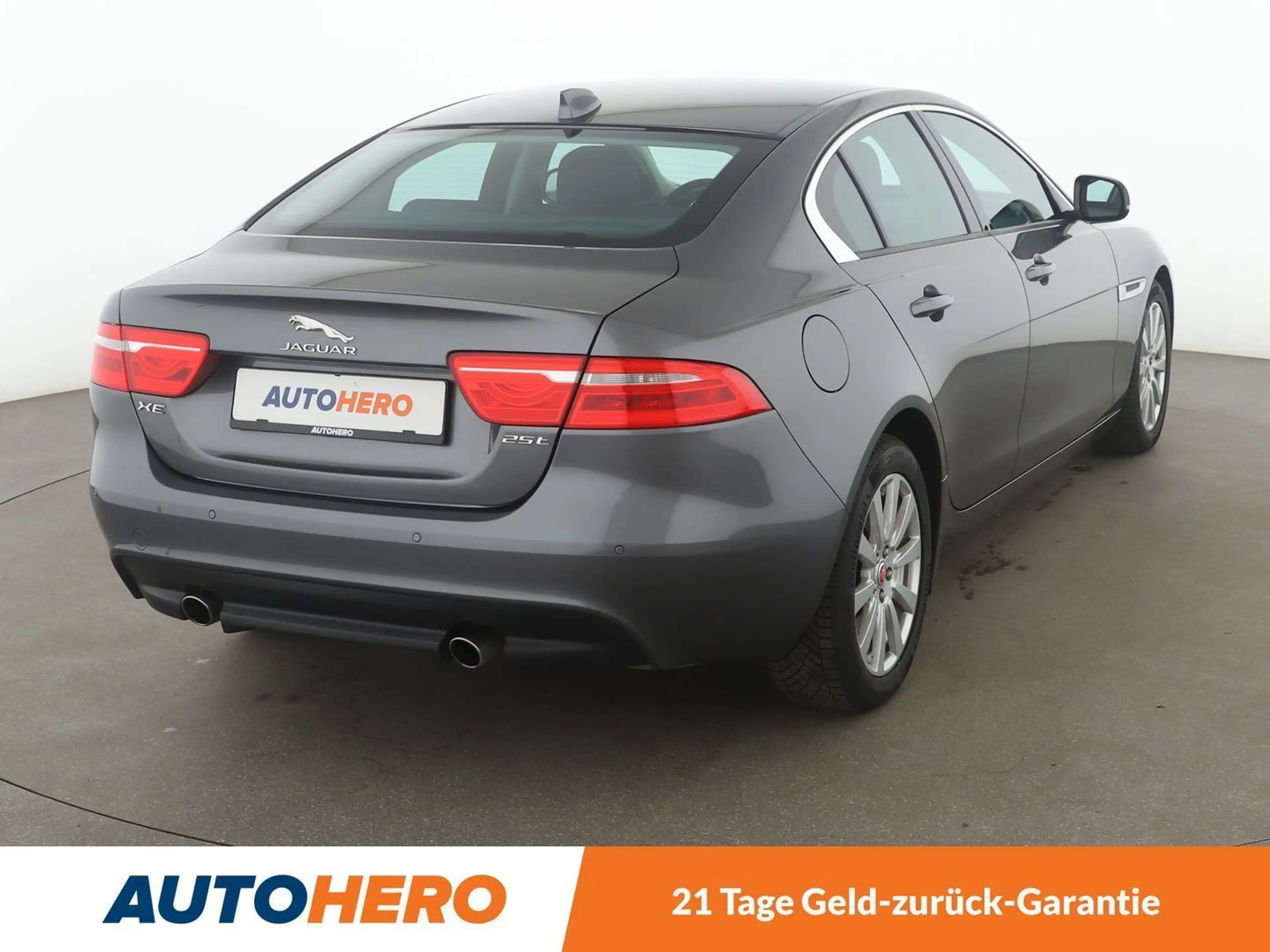 Jaguar XE 25t HSE Aut.*NAVI*LED*TEMPO*PDC*SHZ* — photo 6