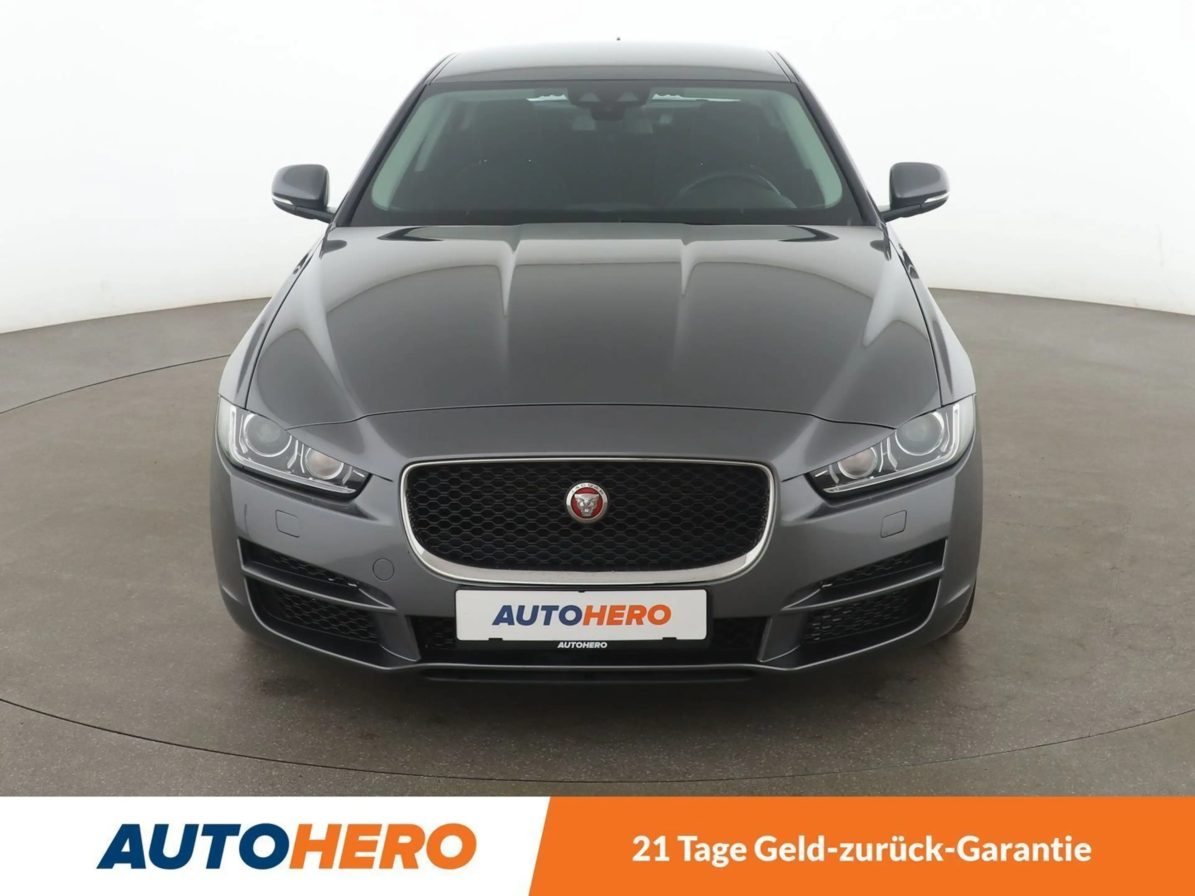 Jaguar XE 25t HSE Aut.*NAVI*LED*TEMPO*PDC*SHZ* — photo 9